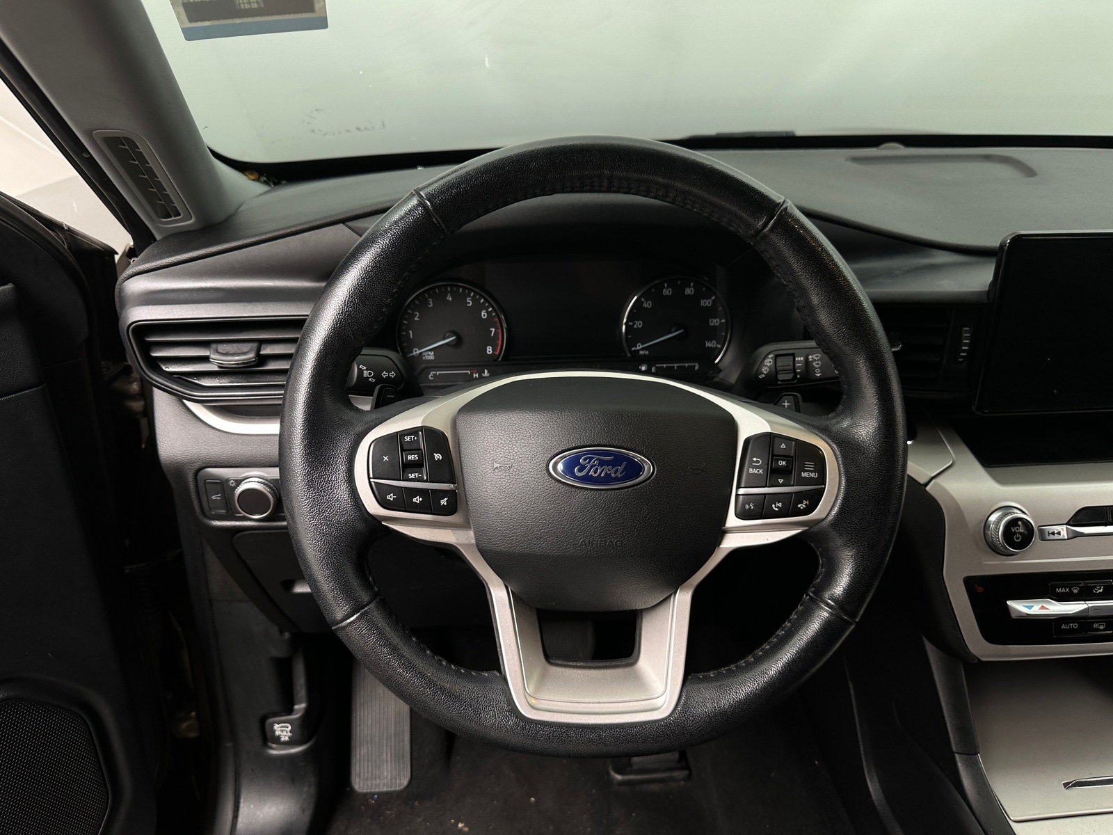 Thumbnail: 2021 Ford Explorer - 5