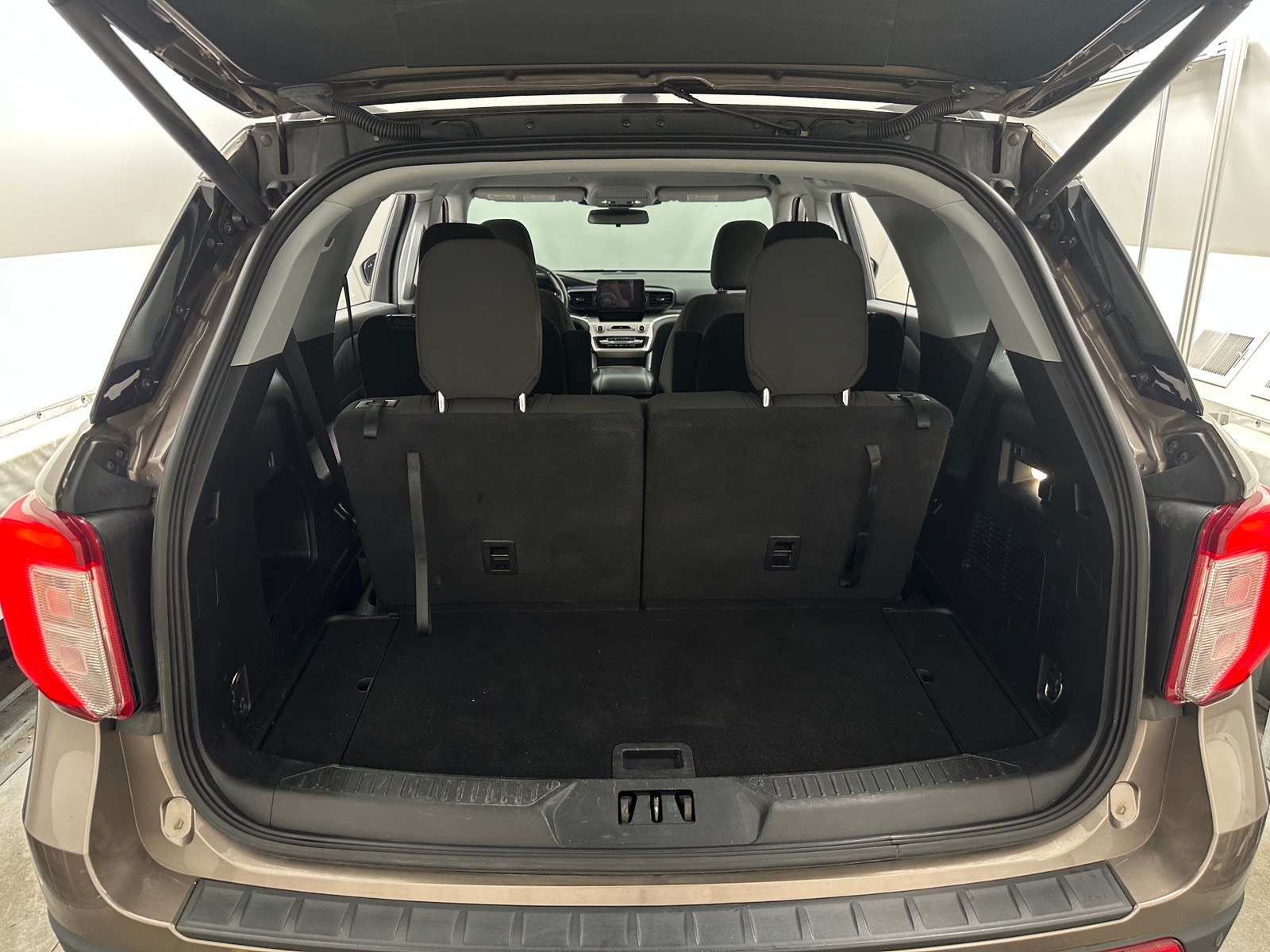Thumbnail: 2021 Ford Explorer - 7