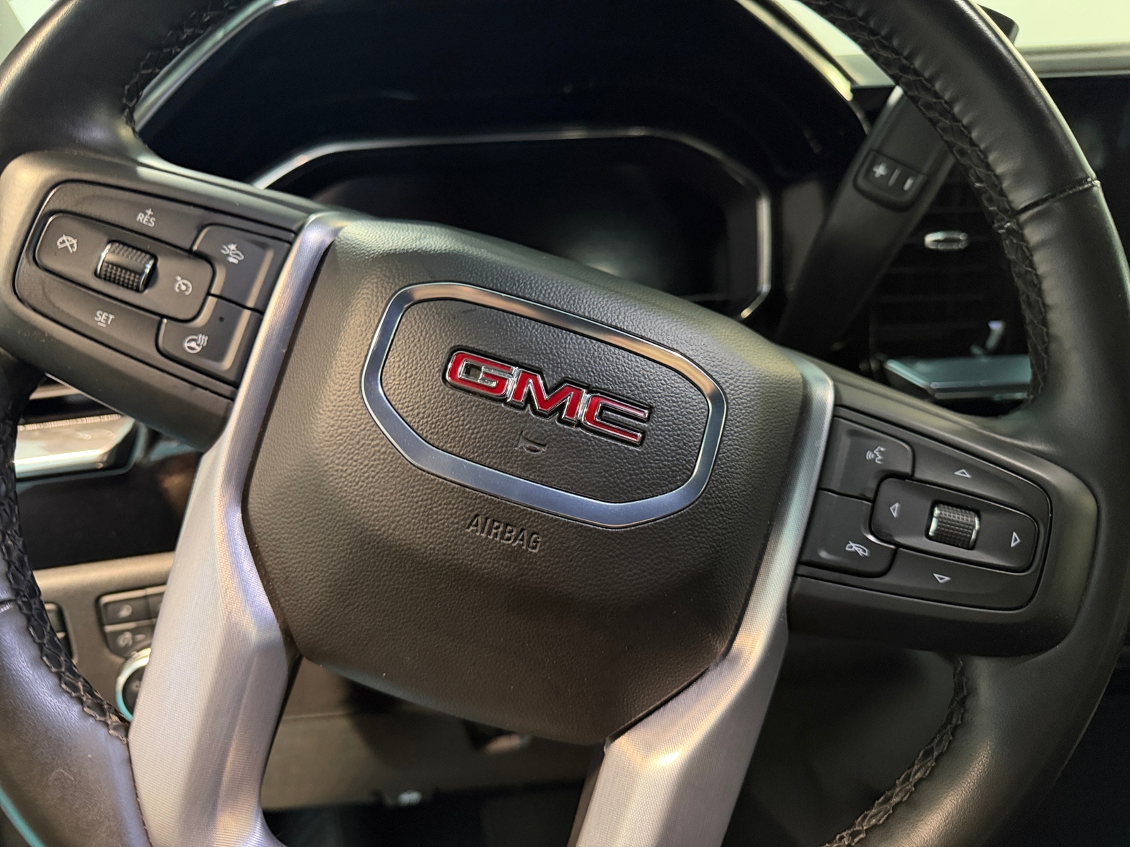 Thumbnail: 2025 GMC Sierra 1500 - 4