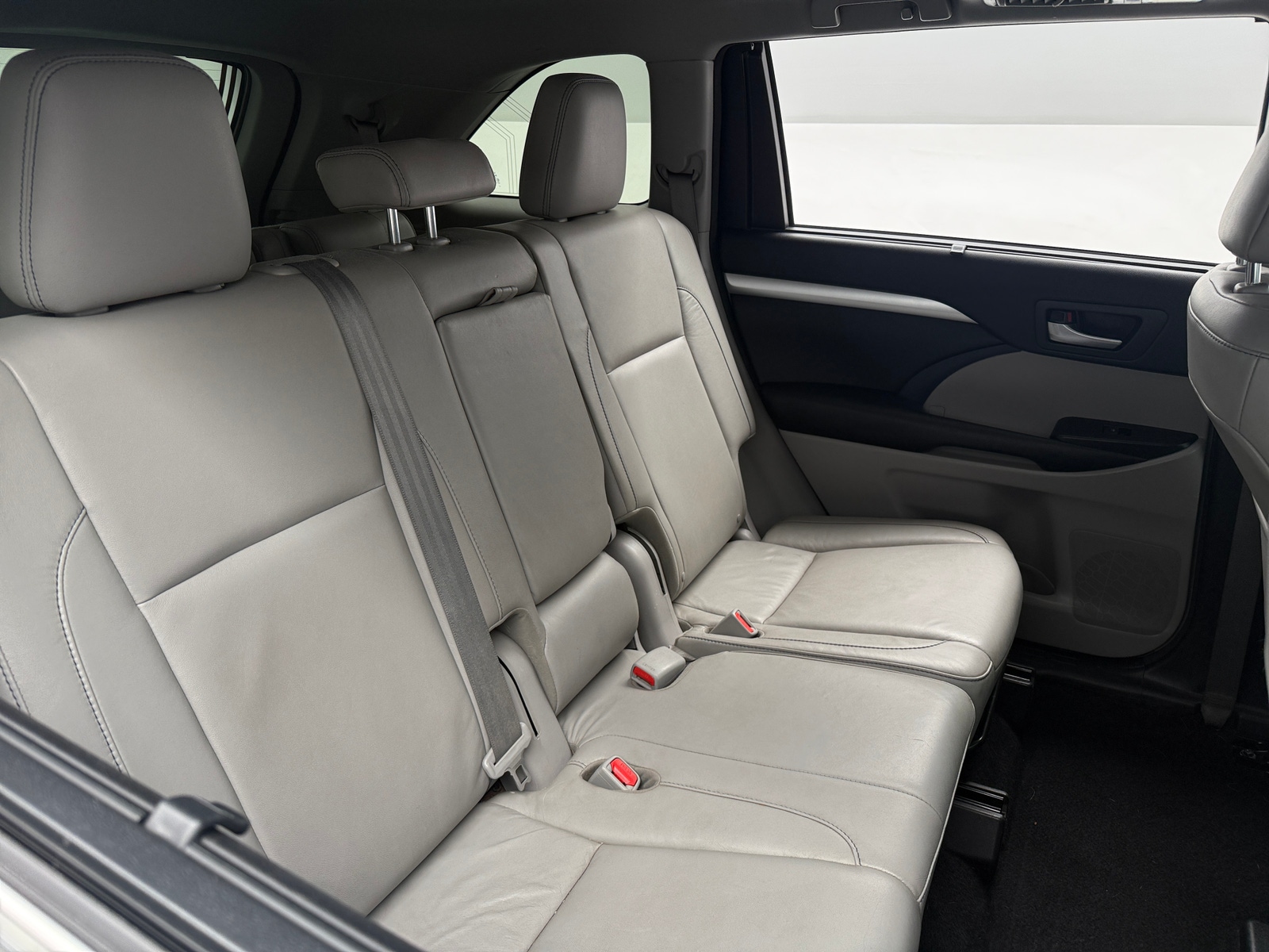 Thumbnail: 2016 Toyota Highlander - 5