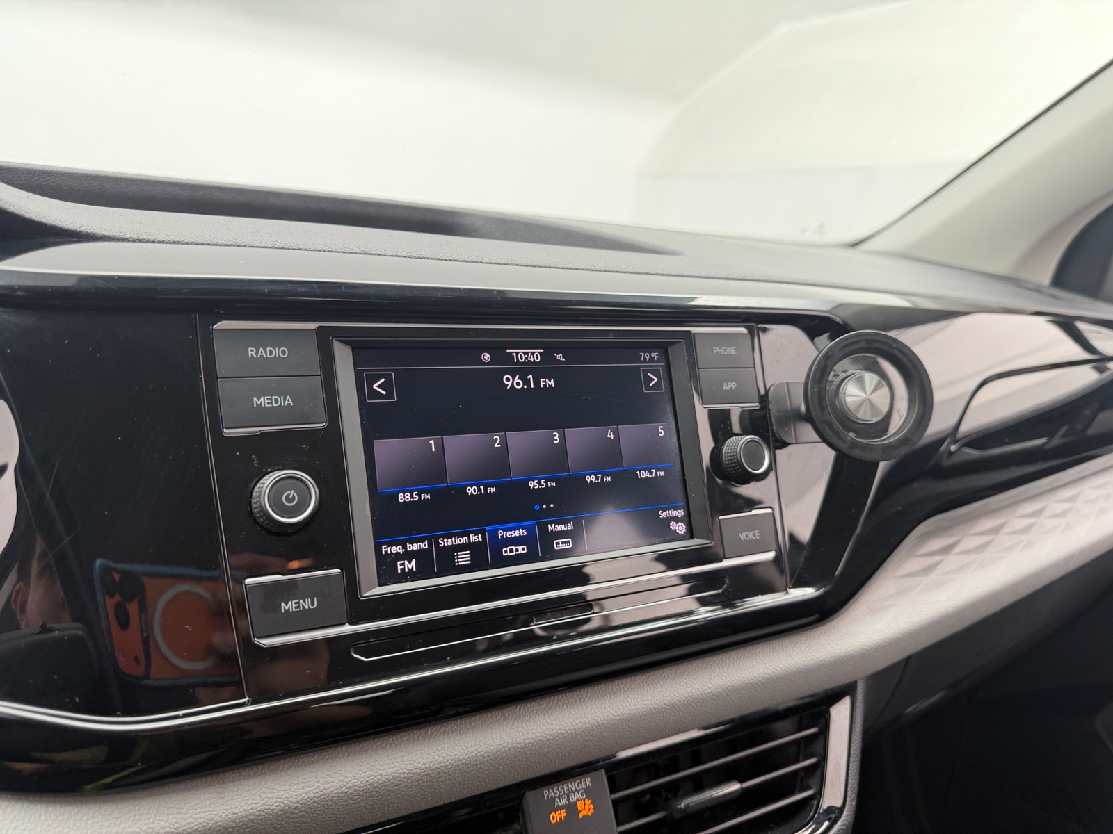 Thumbnail: 2023 Volkswagen Taos - 4