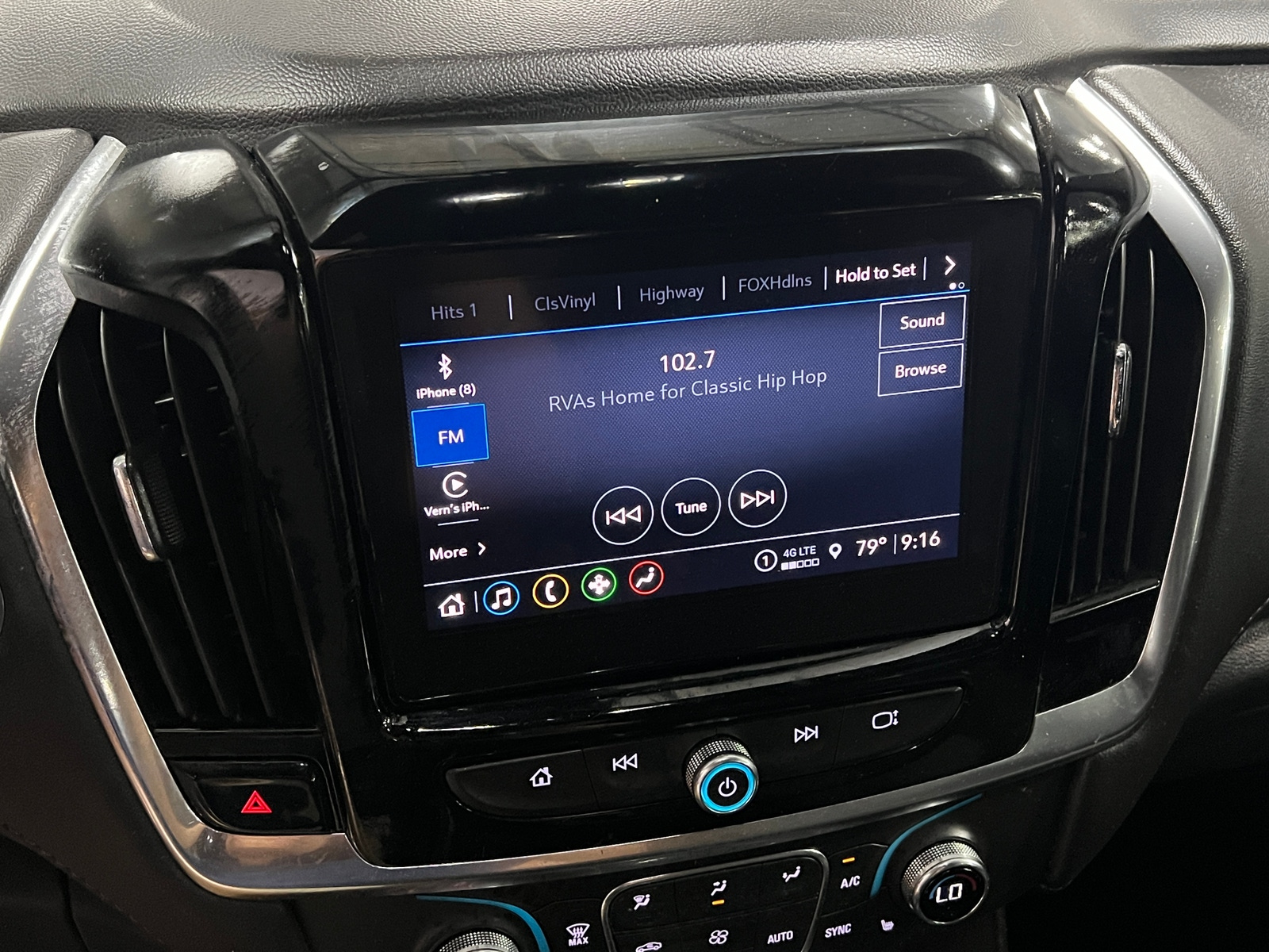 Thumbnail: 2023 Chevrolet Traverse - 4