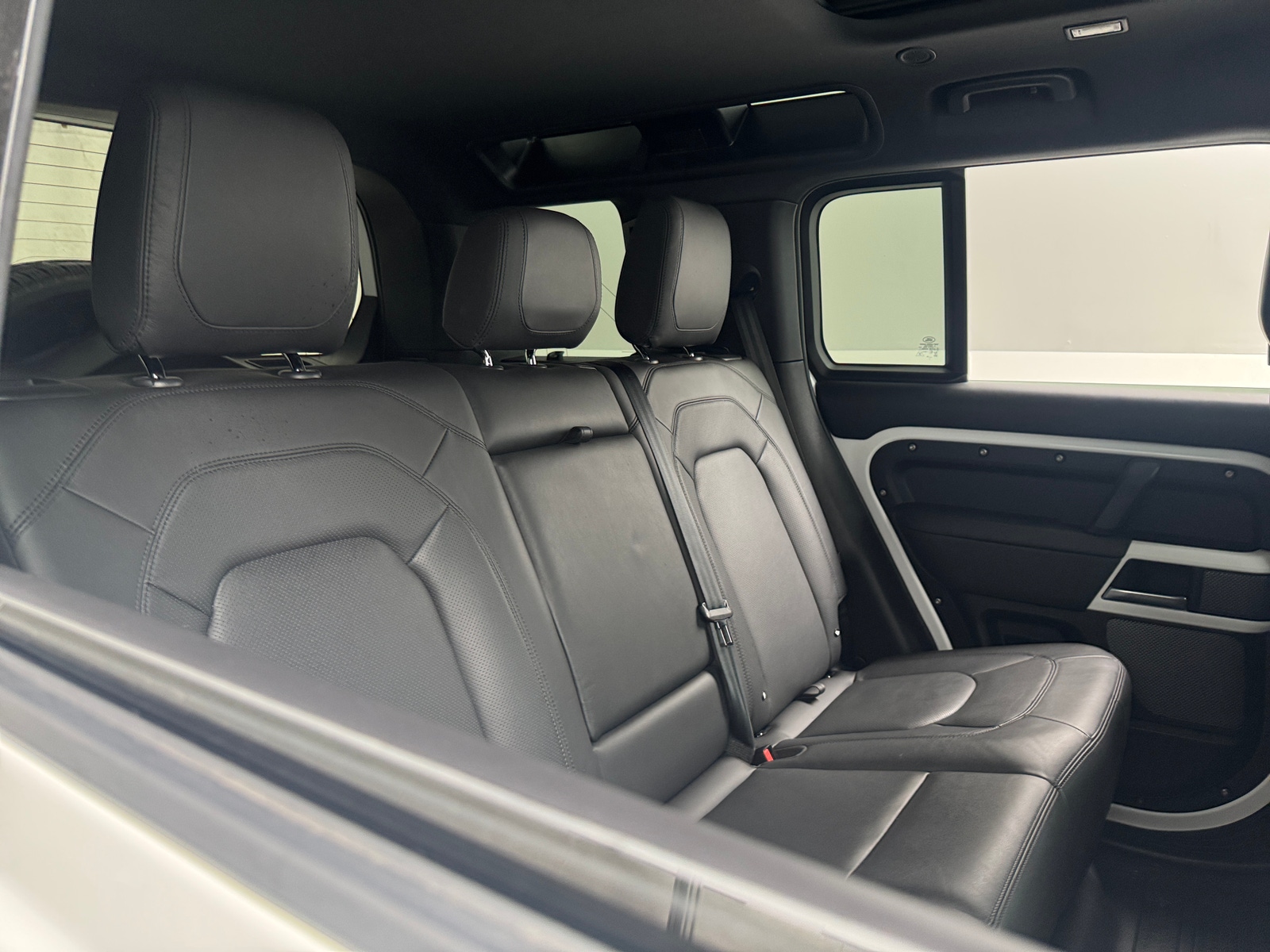 Thumbnail: 2023 Land Rover Defender - 5