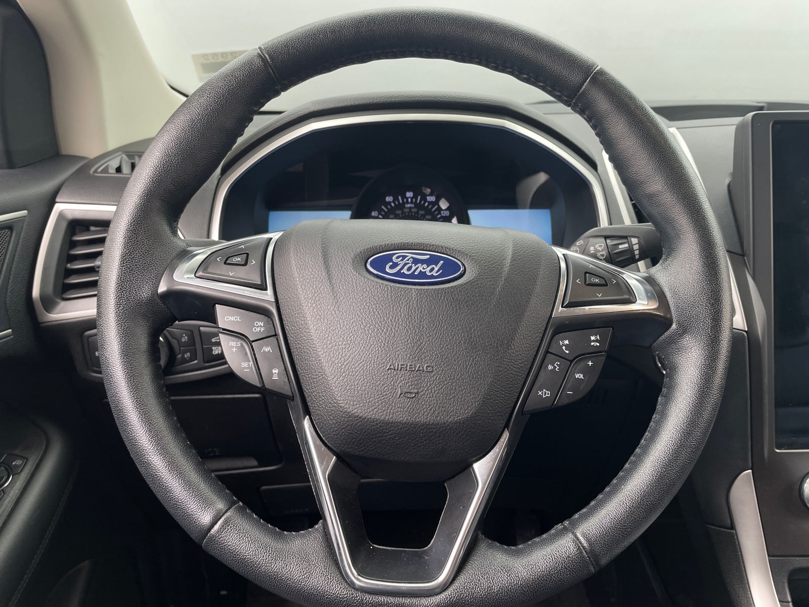 Thumbnail: 2021 Ford Edge - 4