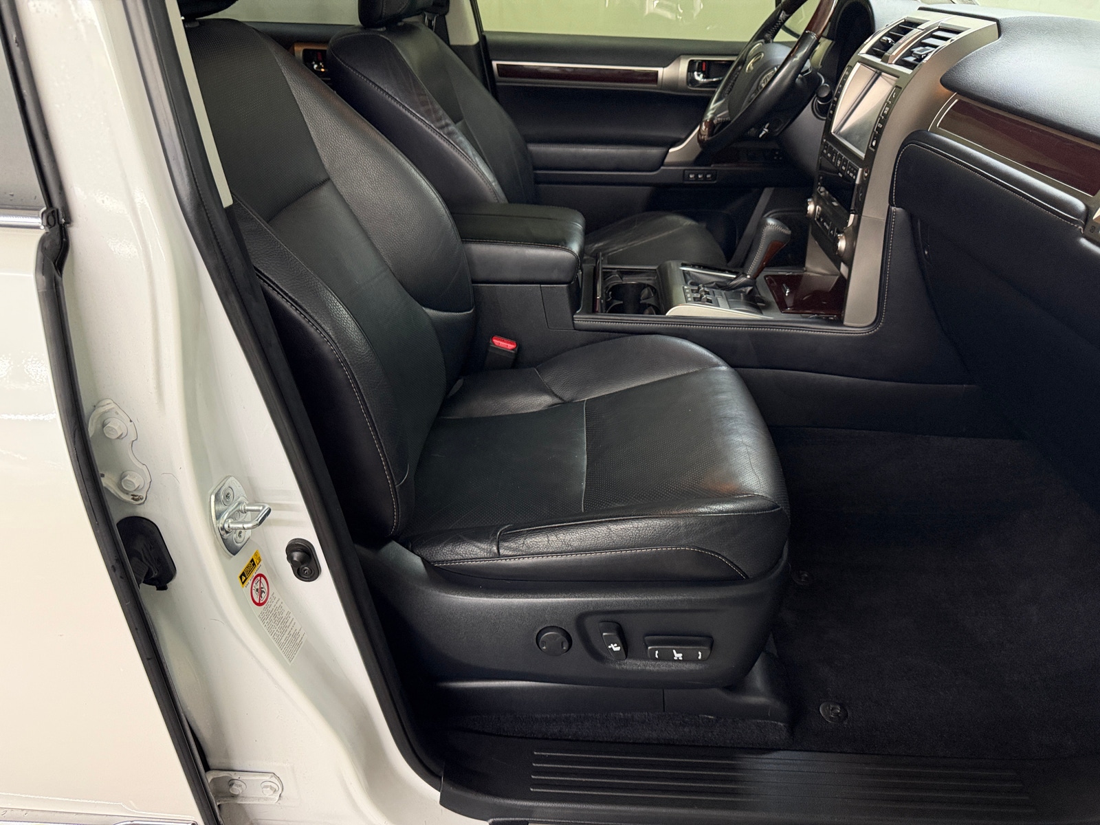 Thumbnail: 2018 Lexus GX - 2