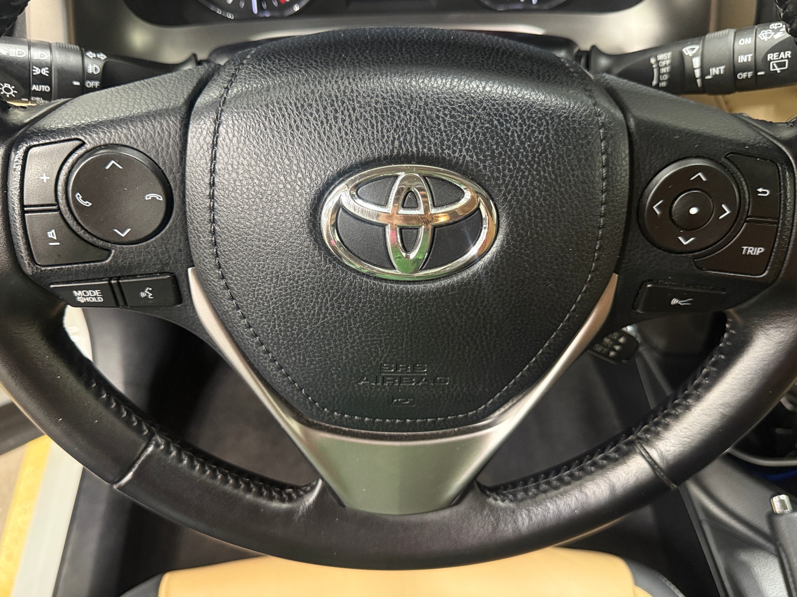 Thumbnail: 2017 Toyota RAV4 - 4