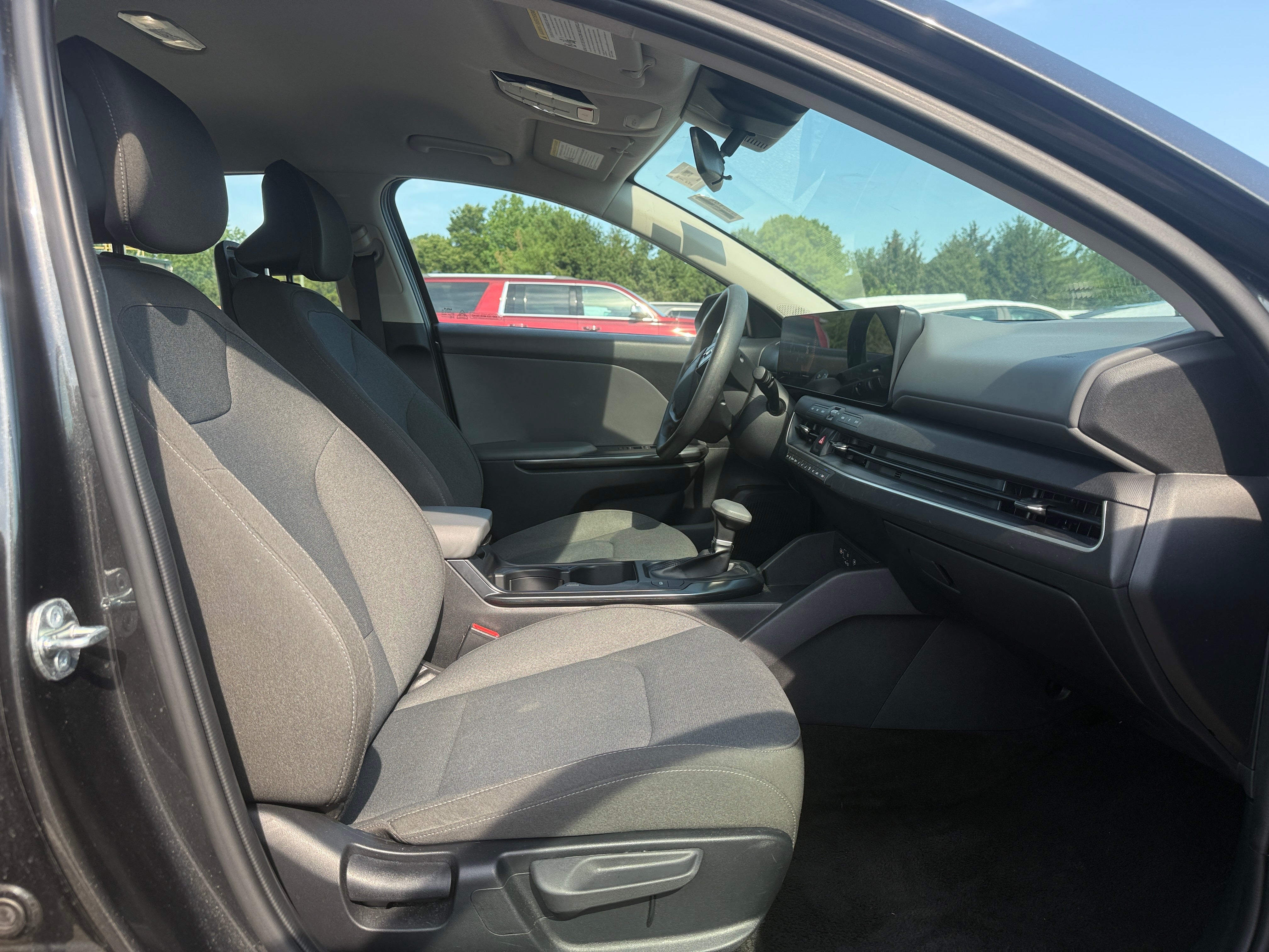 2025 Kia K4 LXS - Photo 2