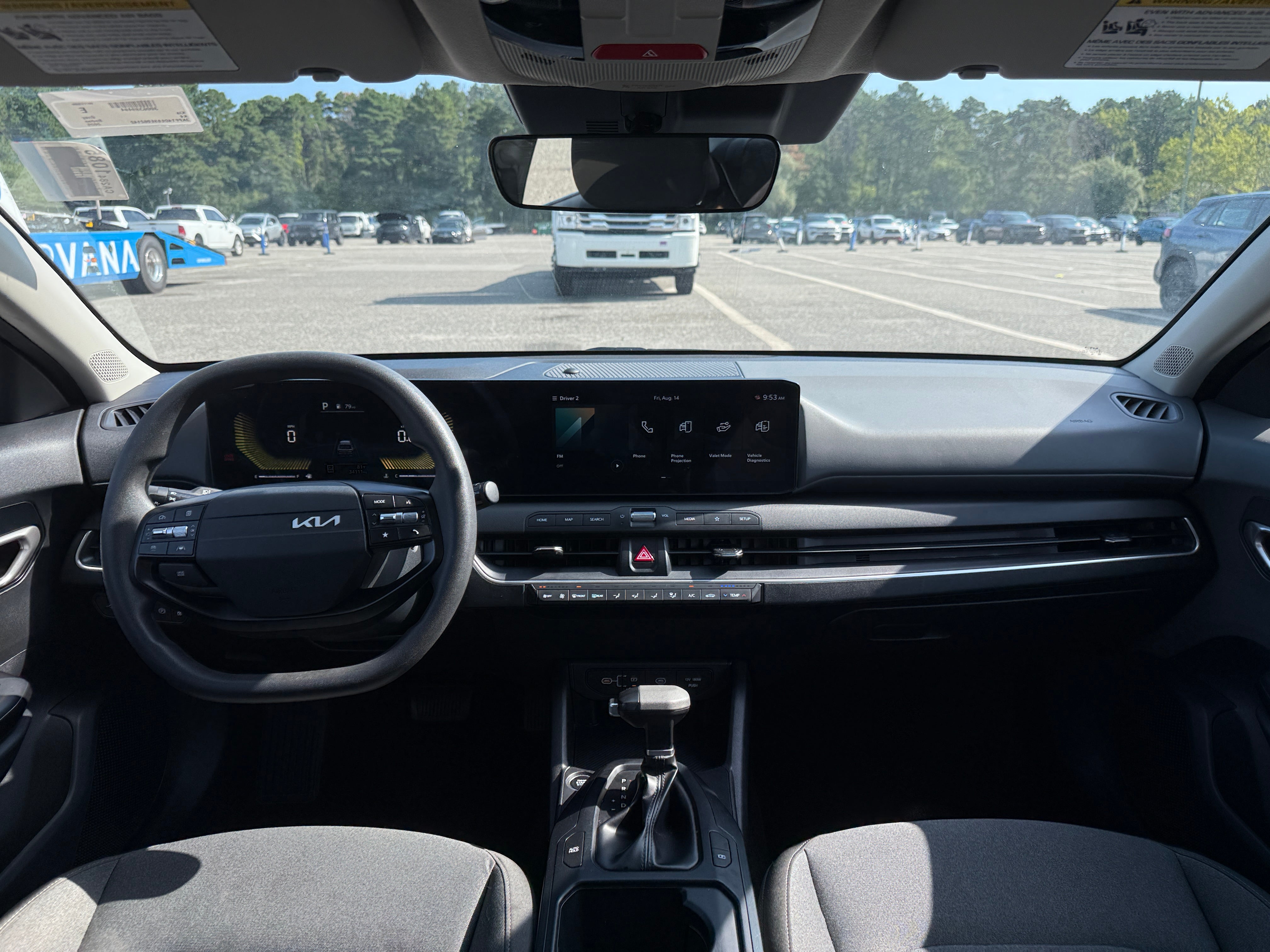 2025 Kia K4 LXS - Photo 10