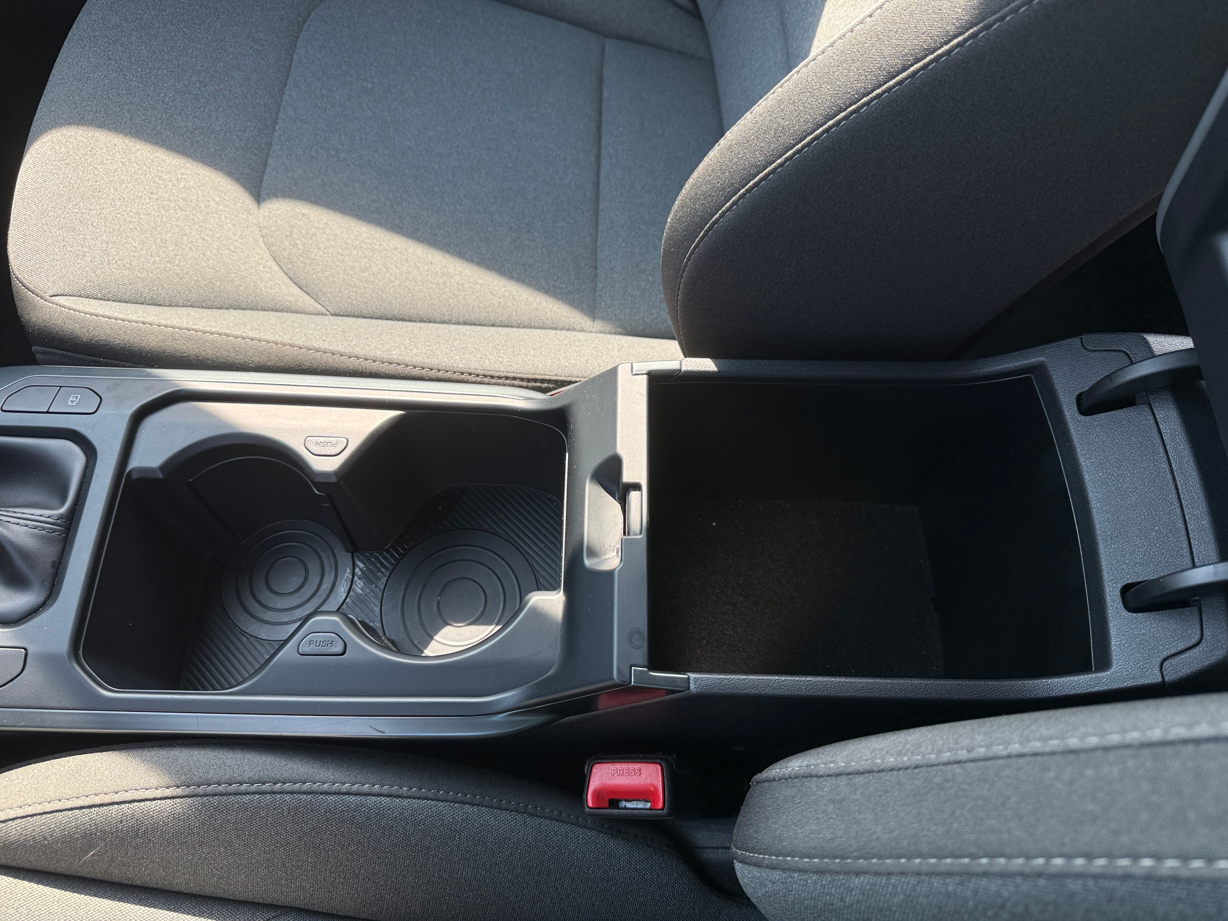 2025 Kia K4 LXS - Photo 15