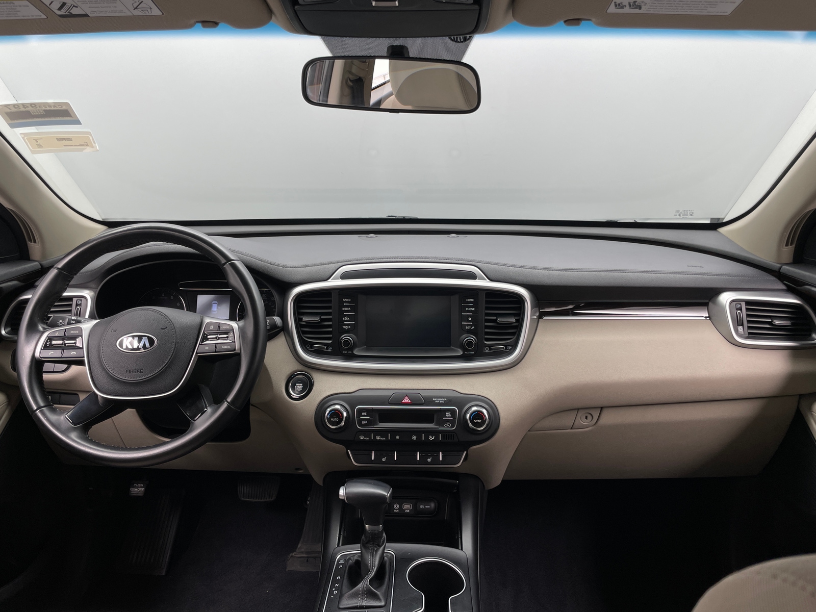 Thumbnail: 2020 Kia Sorento - 3