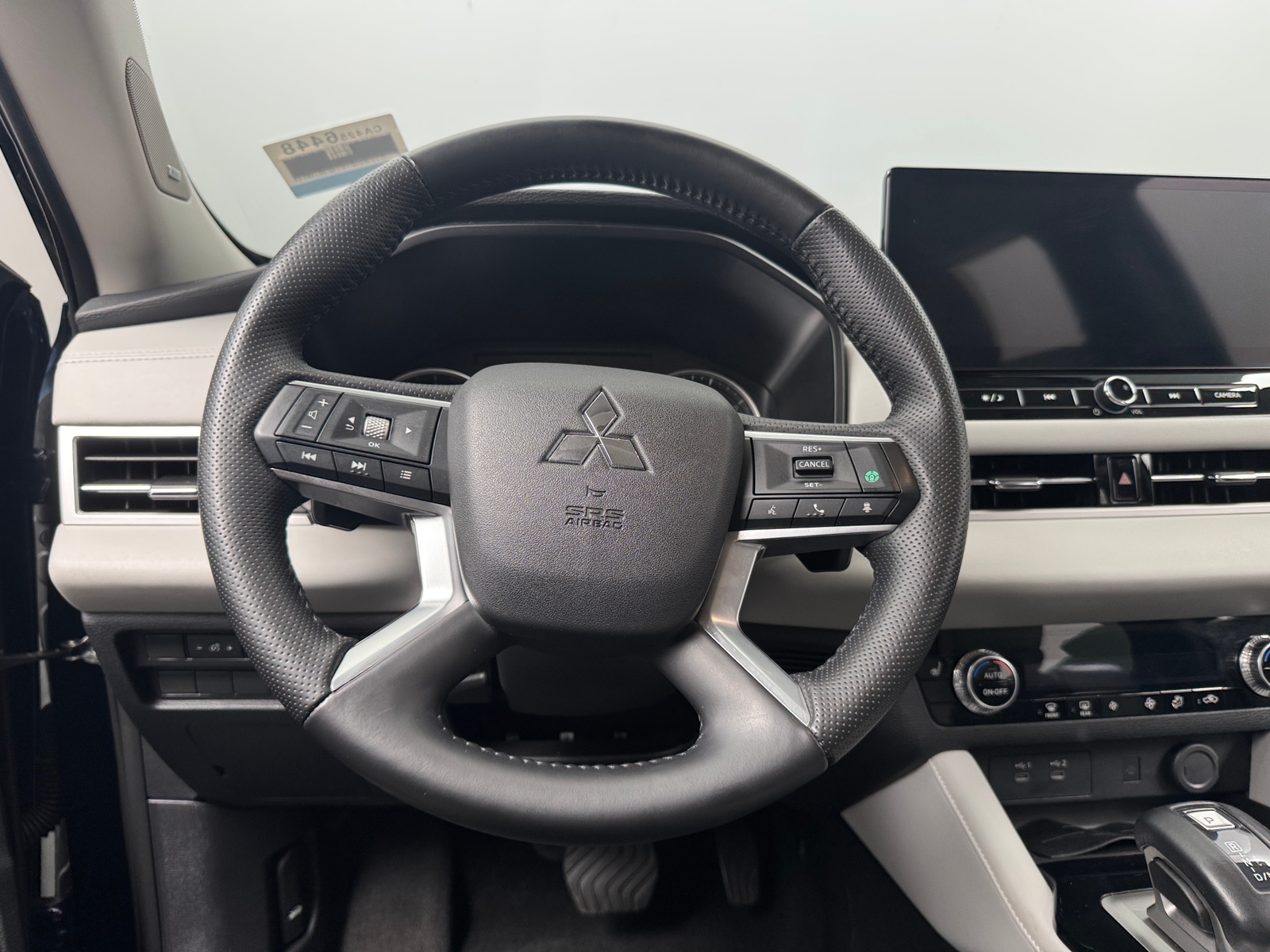 Thumbnail: 2025 Mitsubishi Outlander - 4