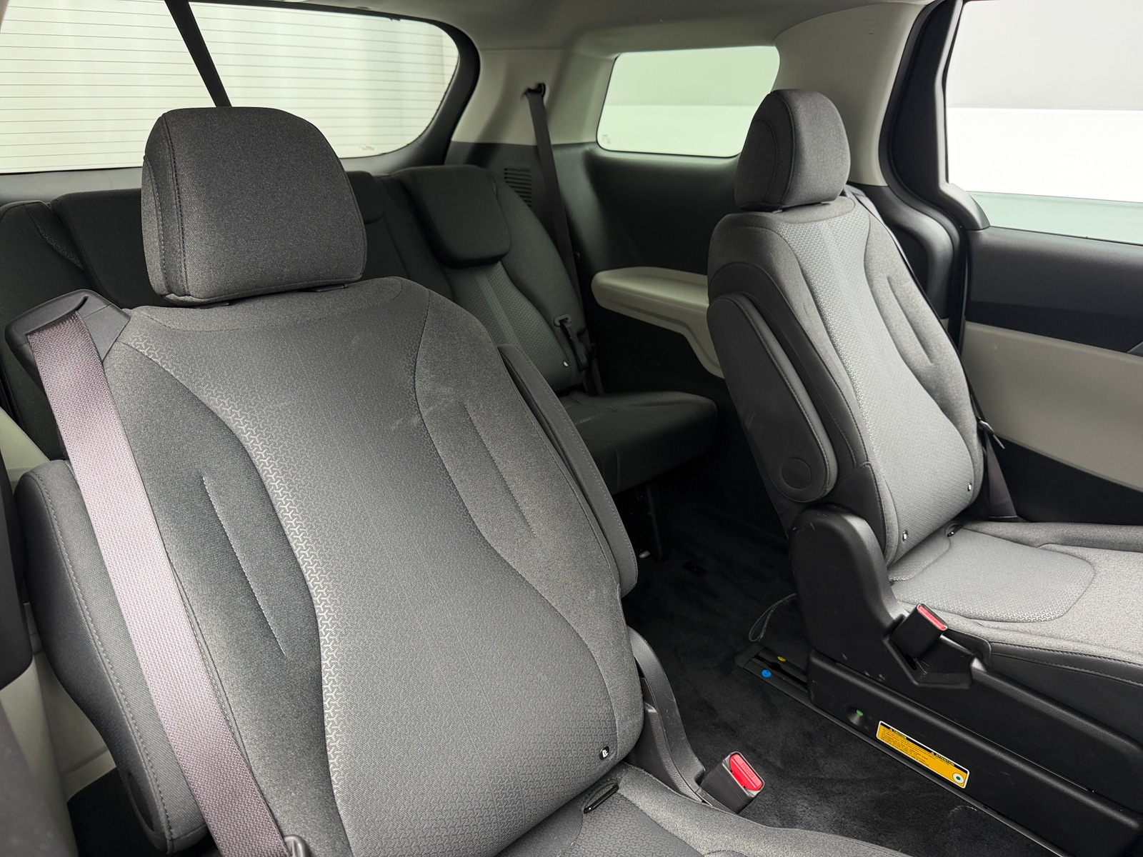 Thumbnail: 2023 Kia Carnival - 6