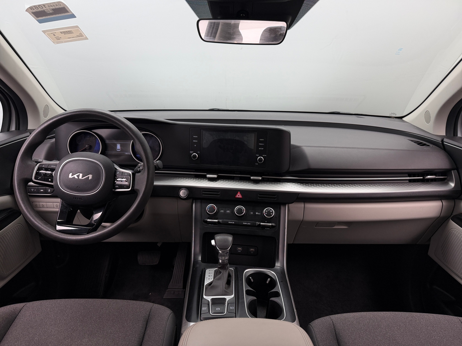 Thumbnail: 2023 Kia Carnival - 3