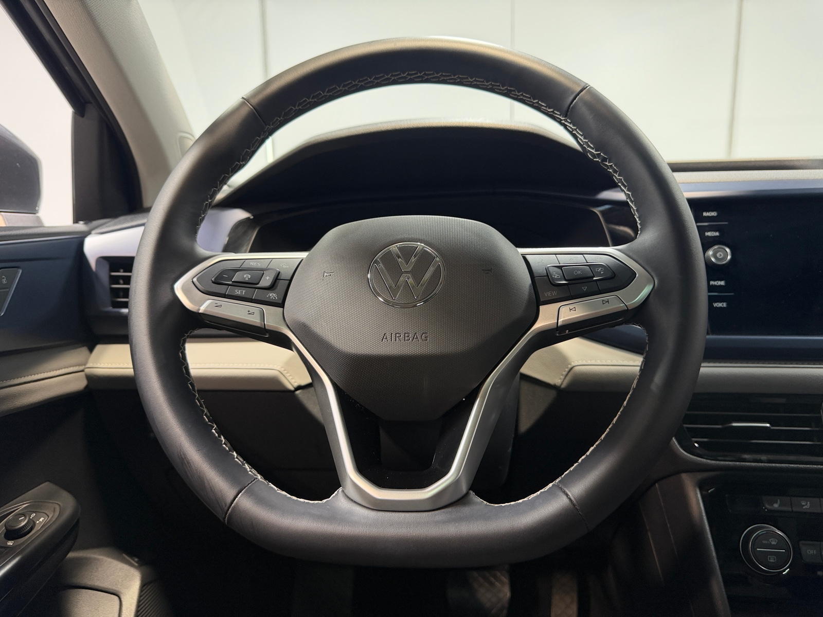 Thumbnail: 2024 Volkswagen Taos - 5