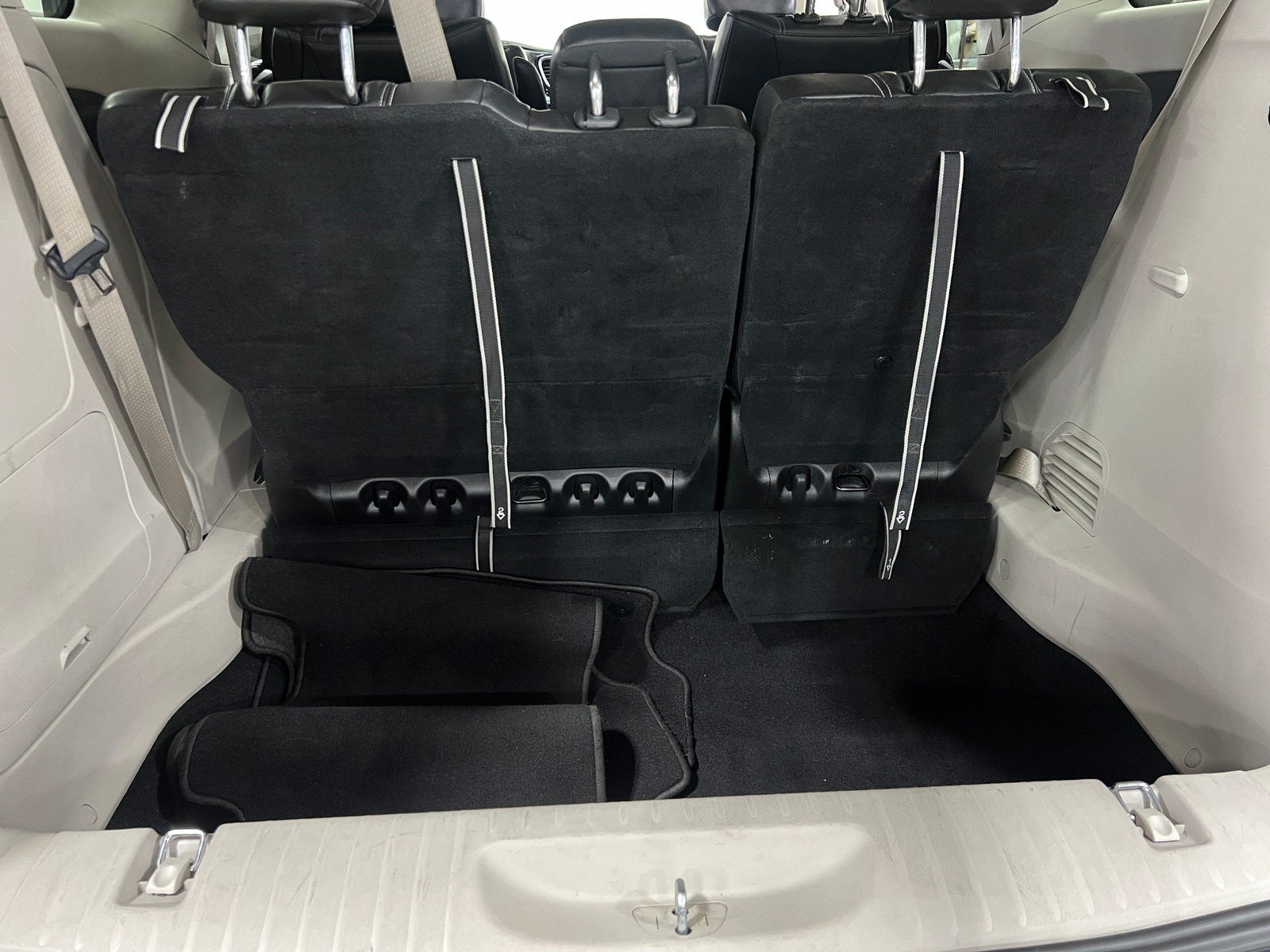 Thumbnail: 2024 Chrysler Pacifica - 6