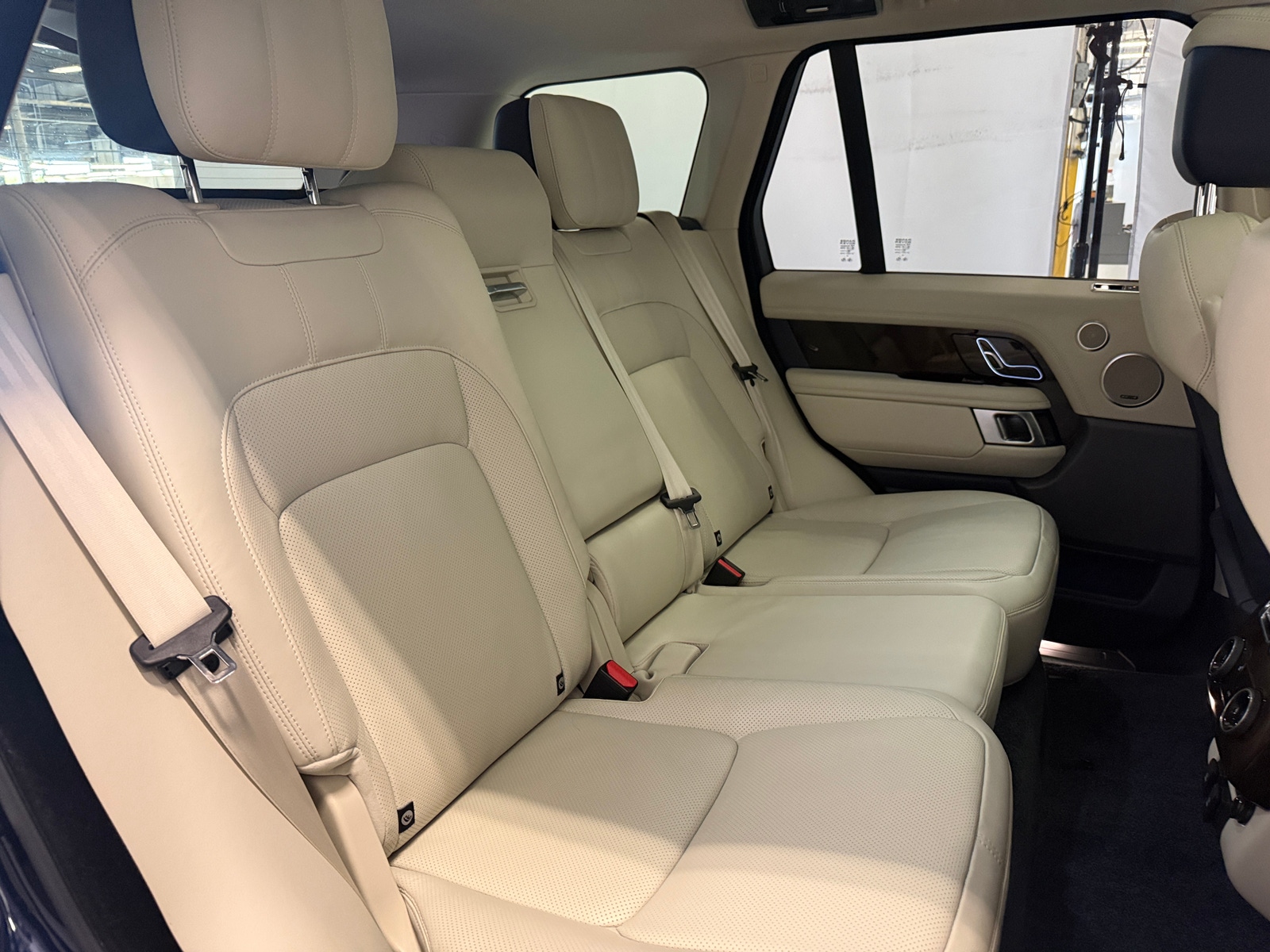 Thumbnail: 2021 Land Rover Range Rover - 5