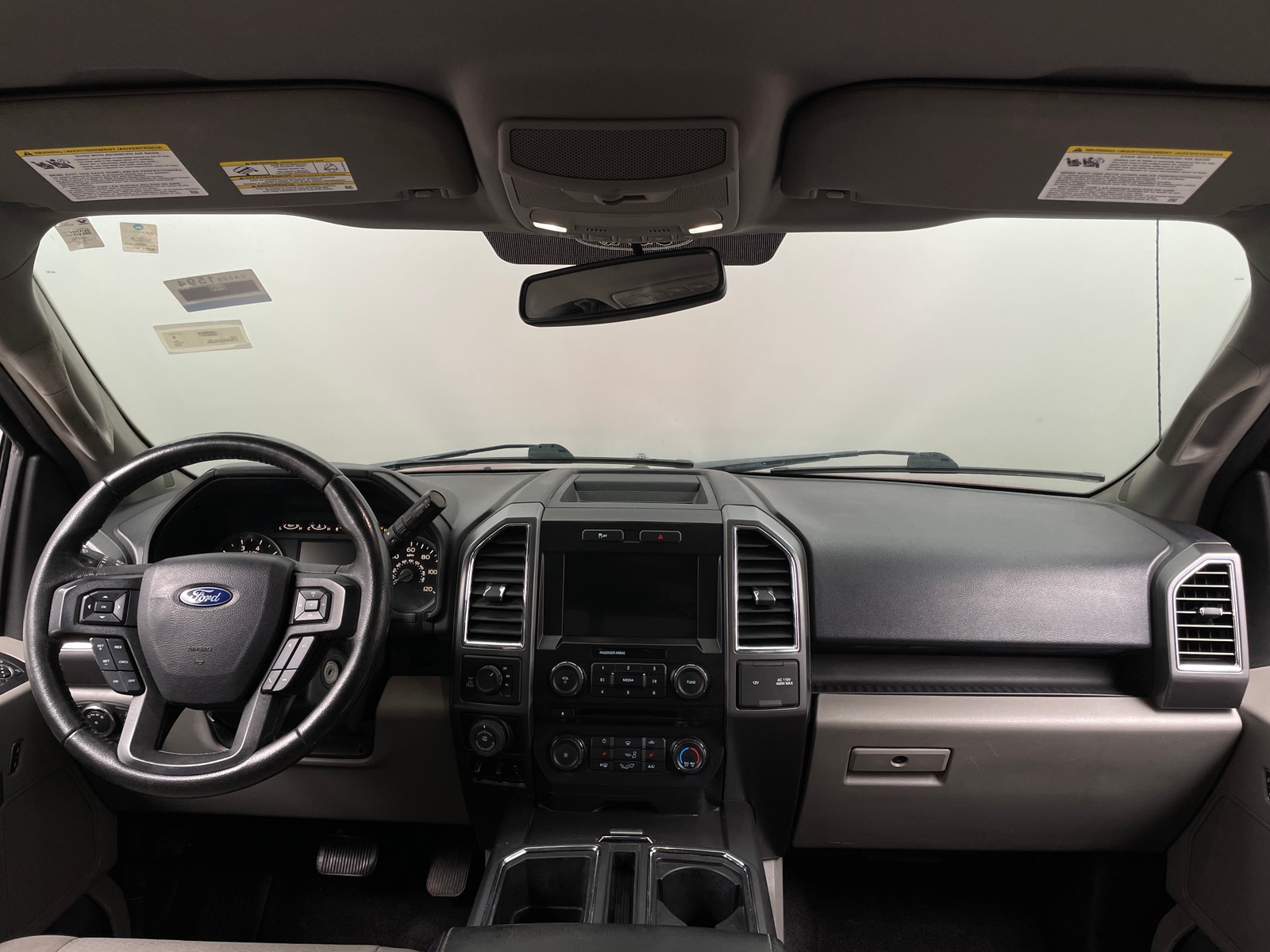 Thumbnail: 2016 Ford Econoline - 3