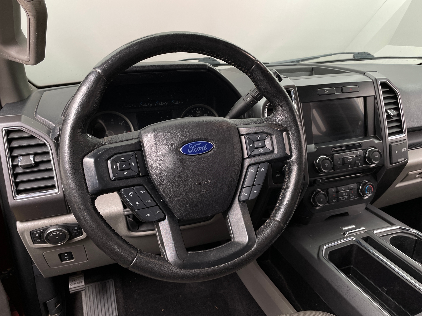 Thumbnail: 2016 Ford Econoline - 5