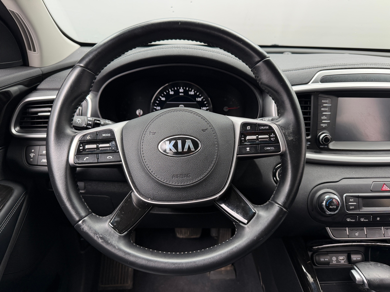 Thumbnail: 2020 Kia Sorento - 4
