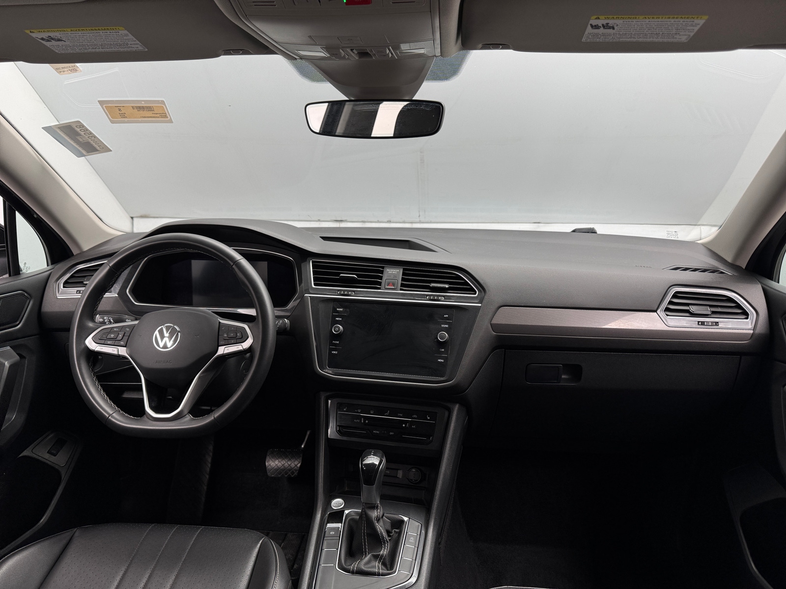 Thumbnail: 2022 Volkswagen Tiguan - 3