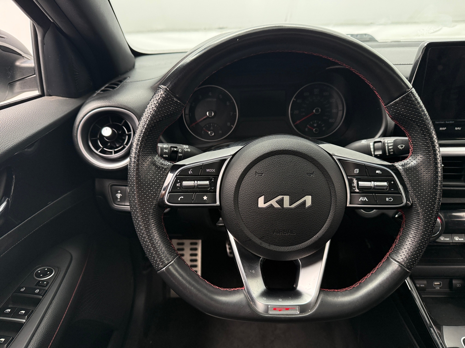 Thumbnail: 2023 Kia Forte - 4