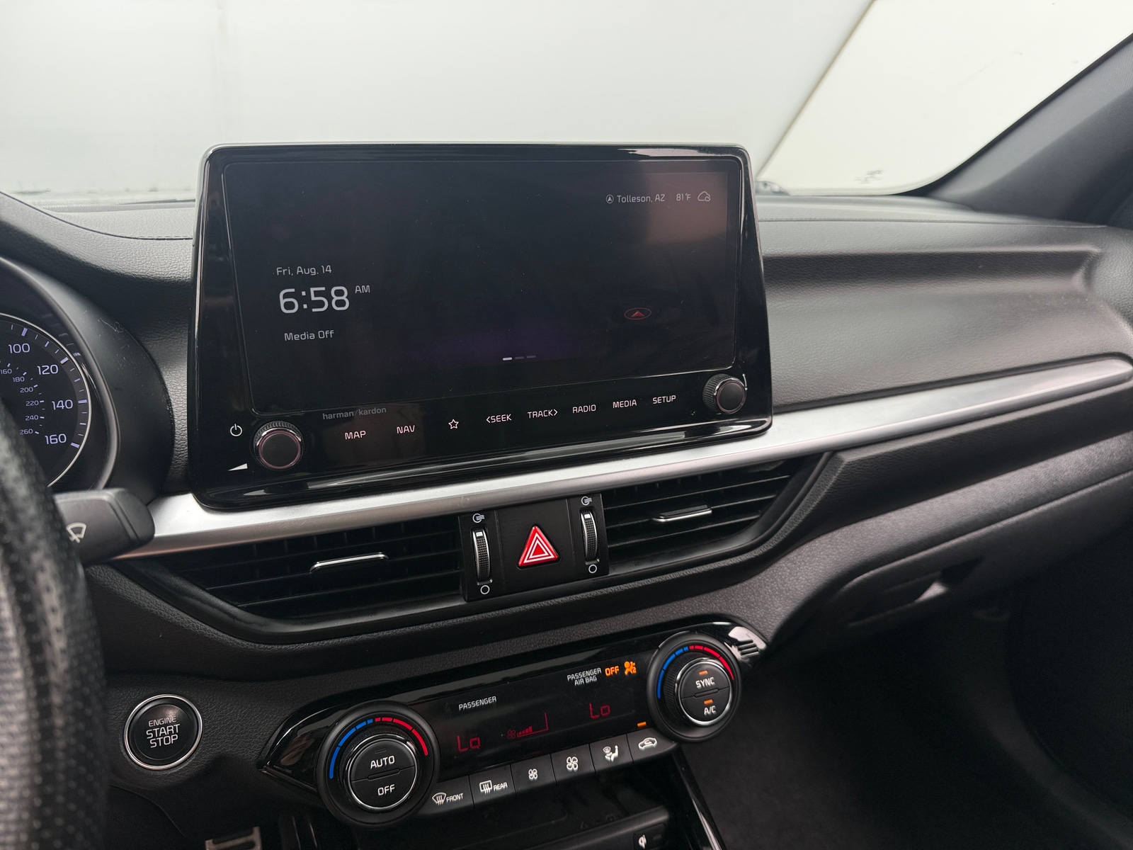 Thumbnail: 2023 Kia Forte - 3