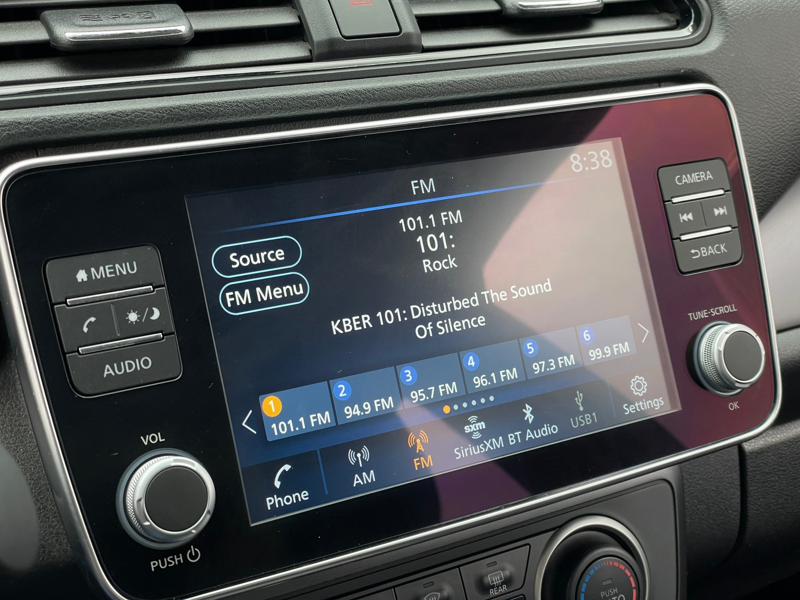 Thumbnail: 2025 Nissan Leaf - 4