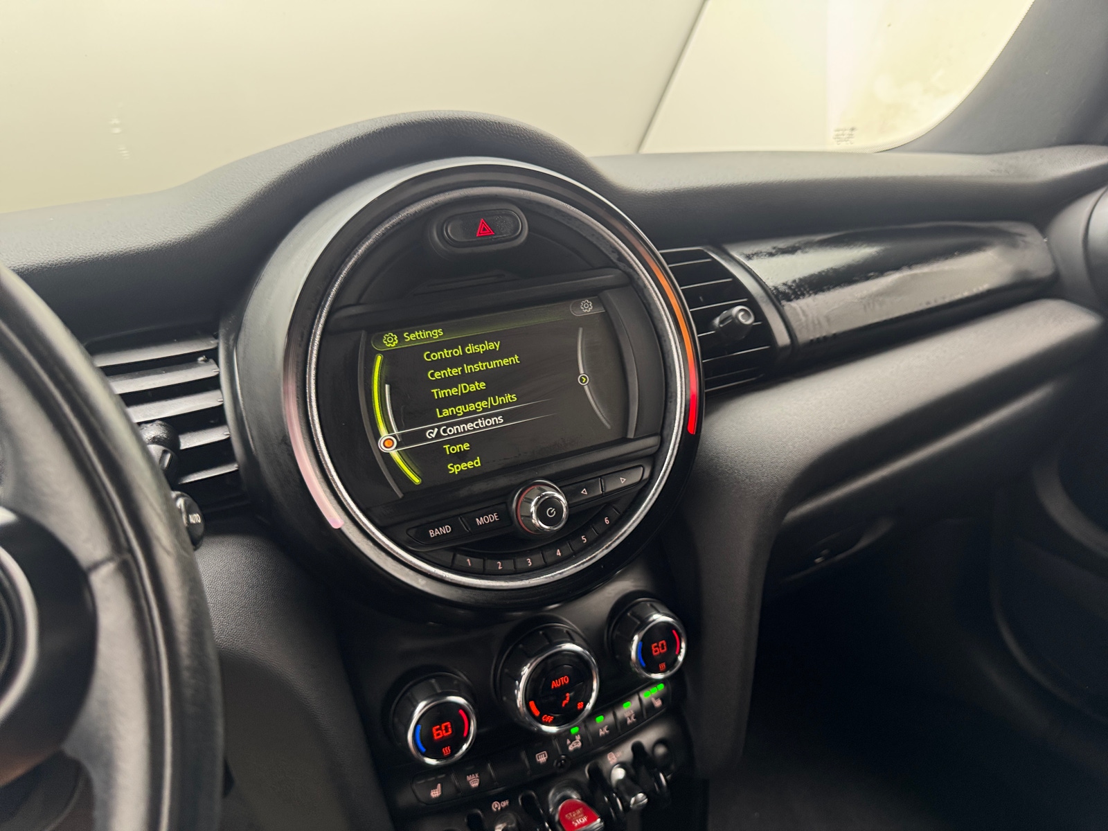 Thumbnail: 2016 MINI Cooper Convertible - 3