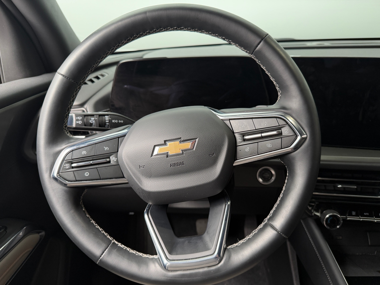 Thumbnail: 2025 Chevrolet Traverse - 5