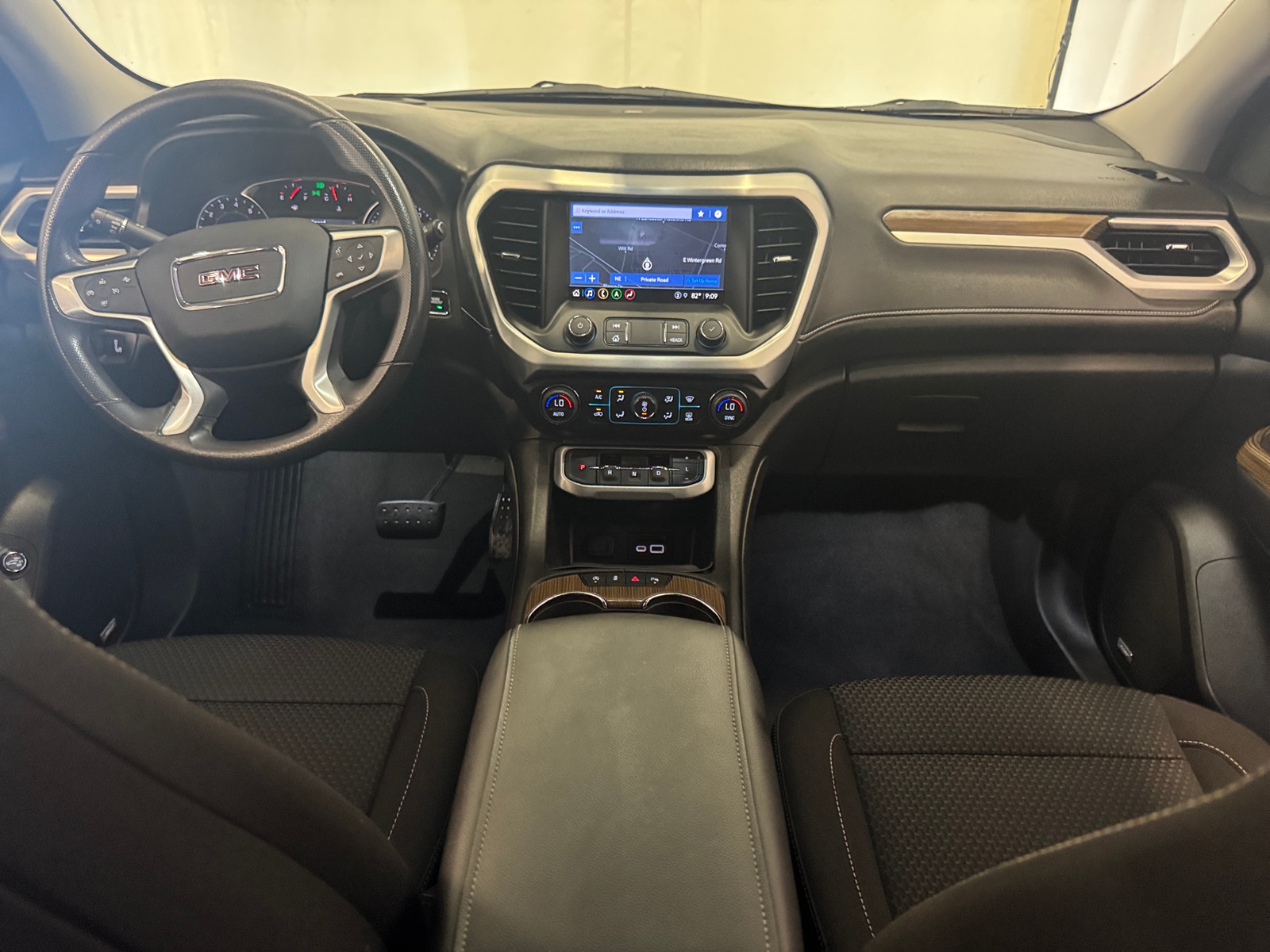 Thumbnail: 2023 GMC Acadia - 3