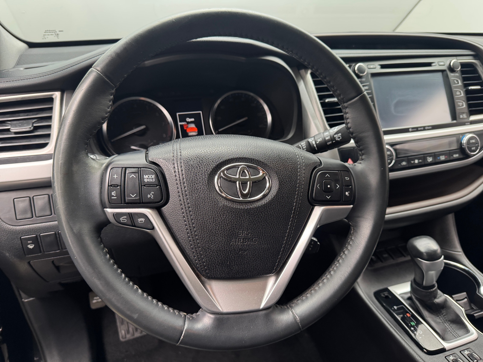 Thumbnail: 2016 Toyota Highlander - 4