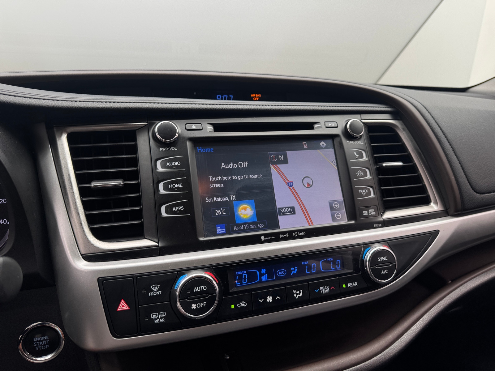 Thumbnail: 2016 Toyota Highlander - 3