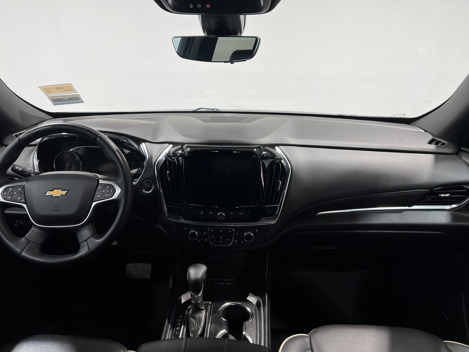 Thumbnail: 2023 Chevrolet Traverse - 2