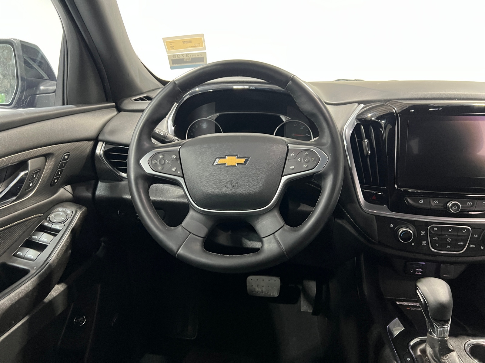 Thumbnail: 2023 Chevrolet Traverse - 4