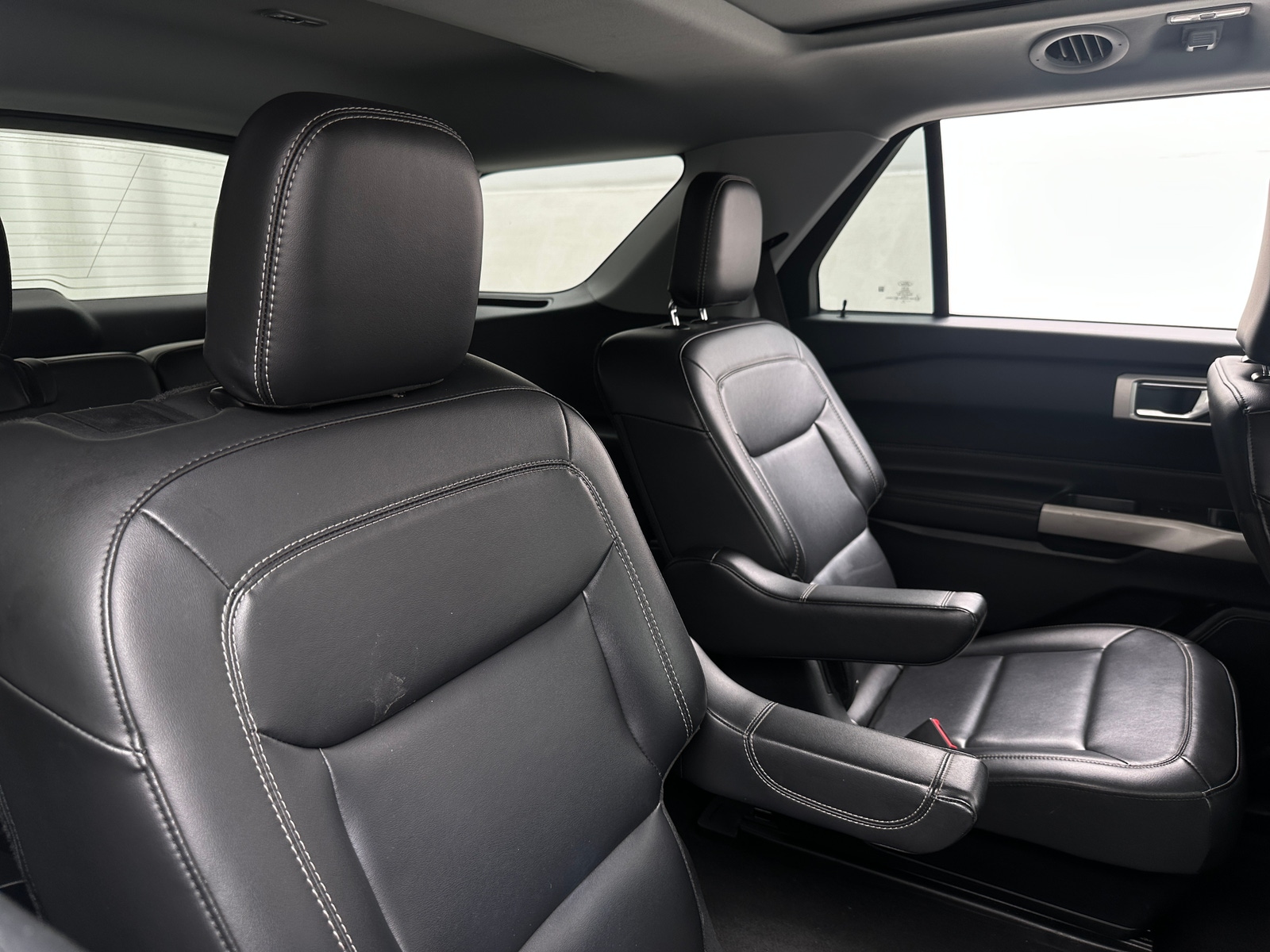 Thumbnail: 2022 Ford Explorer - 5