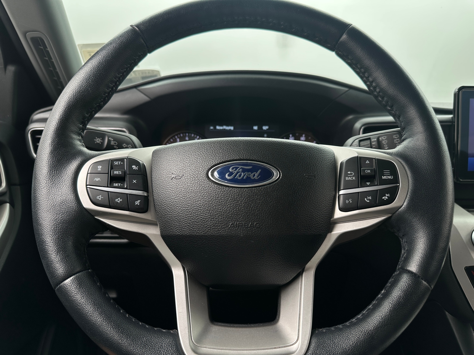 Thumbnail: 2022 Ford Explorer - 4