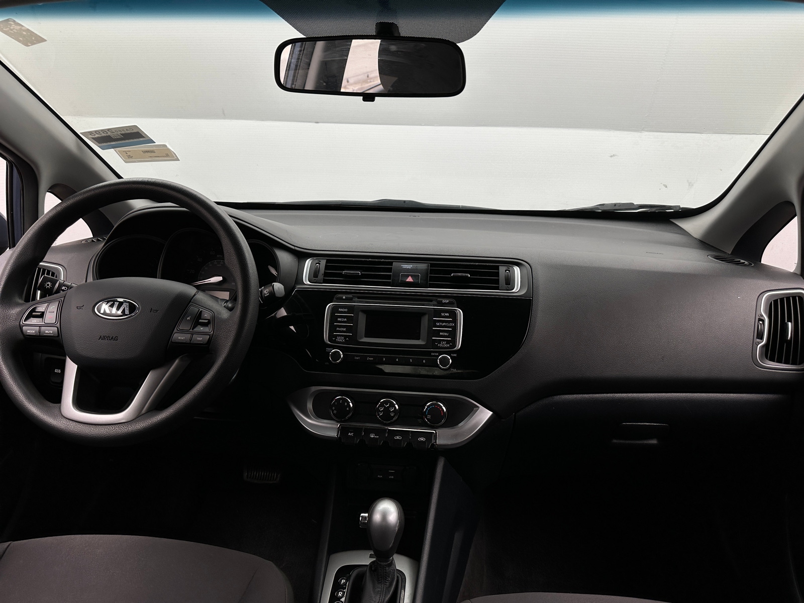 Thumbnail: 2016 Kia Rio - 3