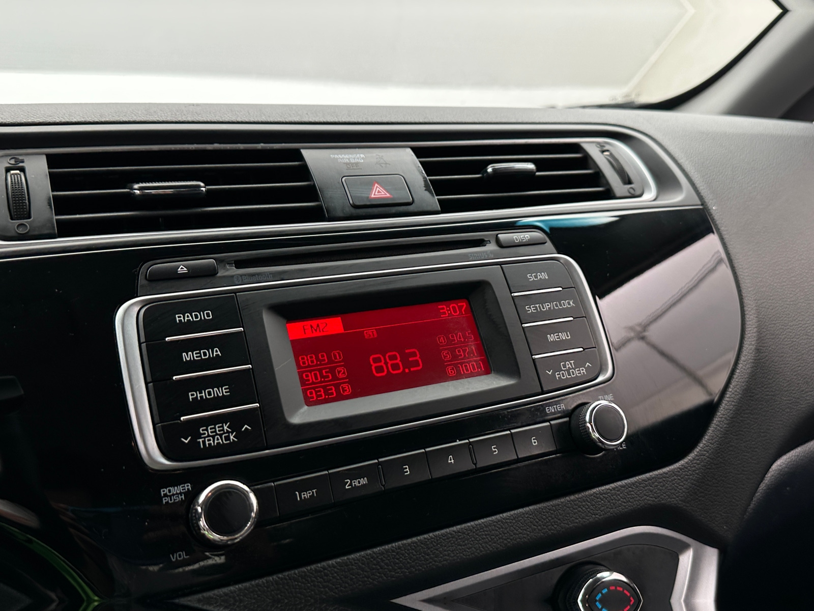Thumbnail: 2016 Kia Rio - 4