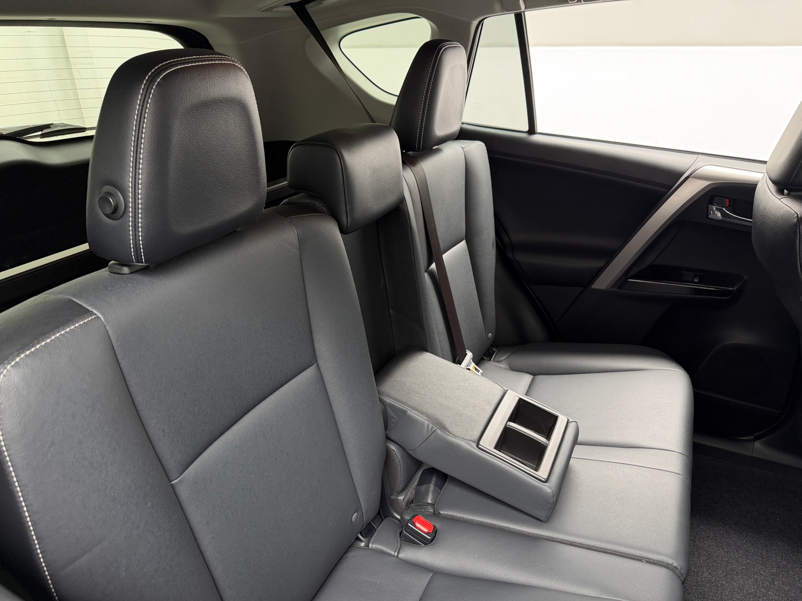 Thumbnail: 2017 Toyota RAV4 - 5