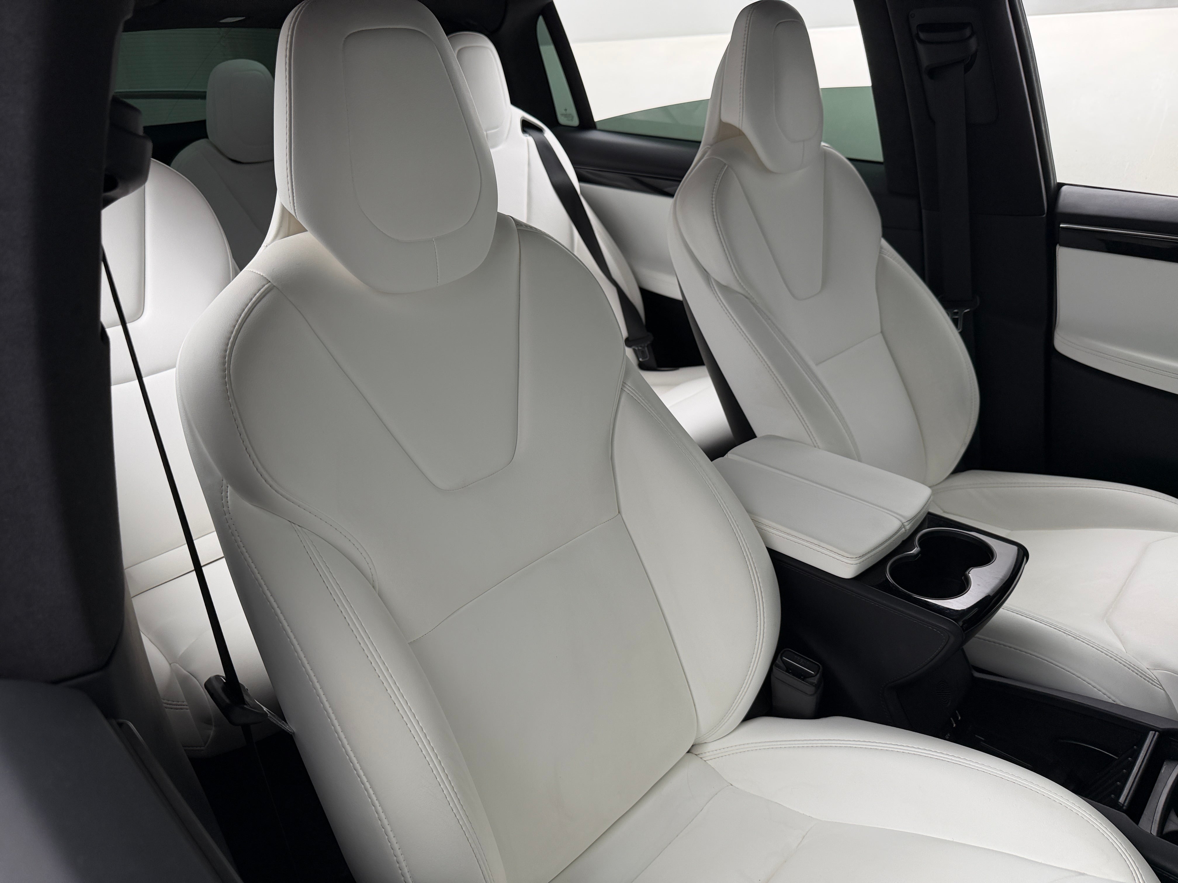 Used 2018 Tesla Model X 100D with VIN 5YJXCBE24JF102142 for sale in Pewaukee, WI