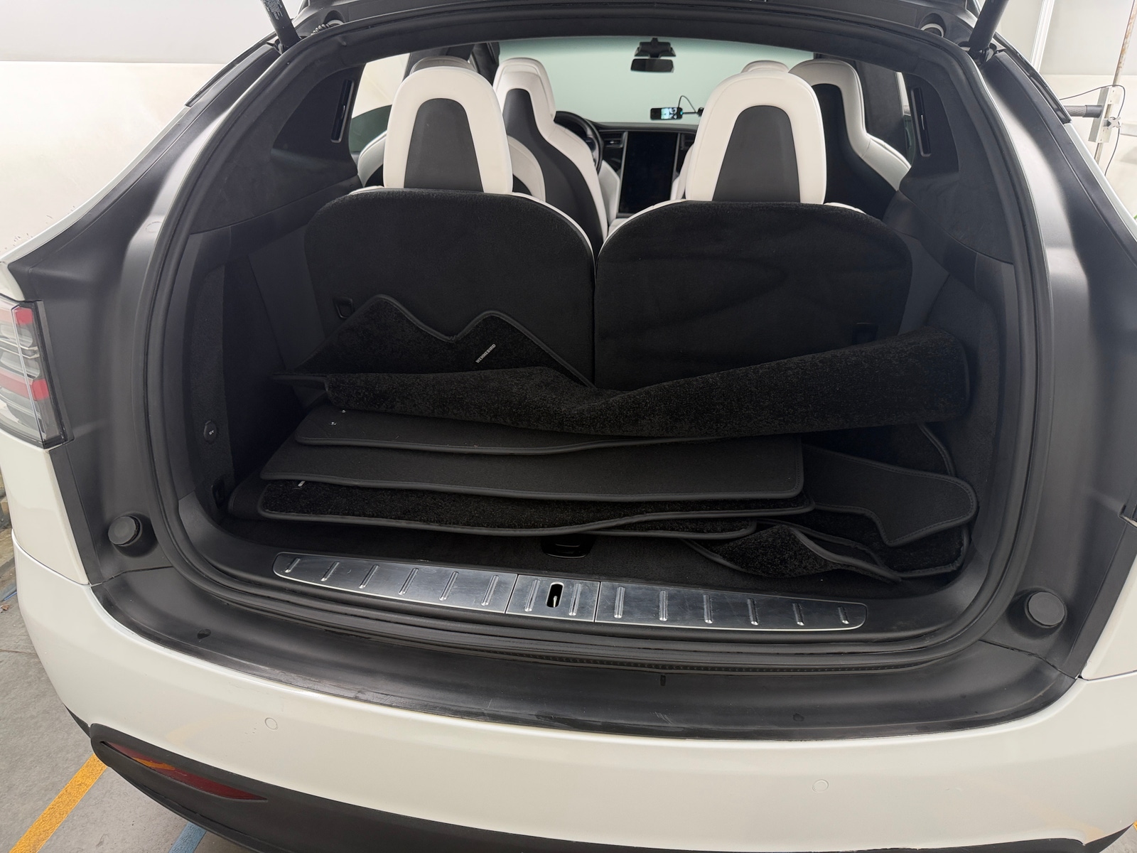 Thumbnail: 2018 Tesla Model X - 6