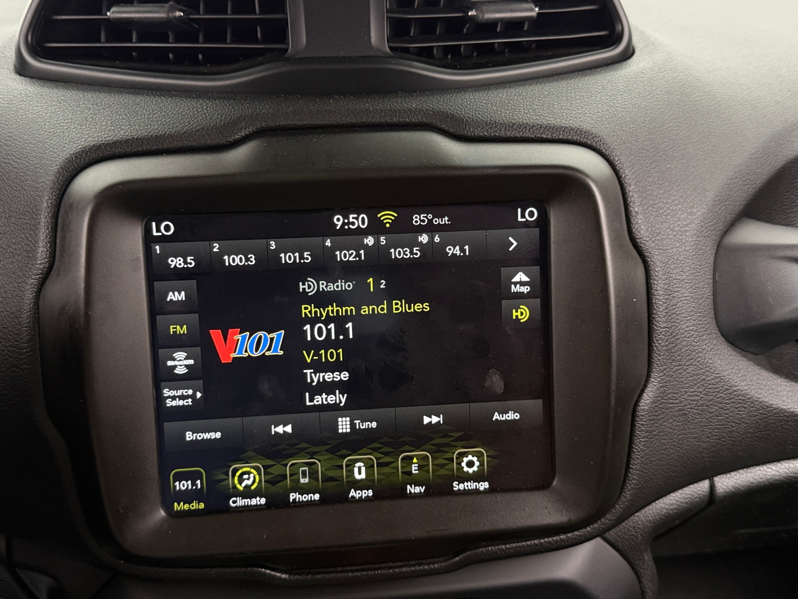 Thumbnail: 2022 Jeep Renegade - 4