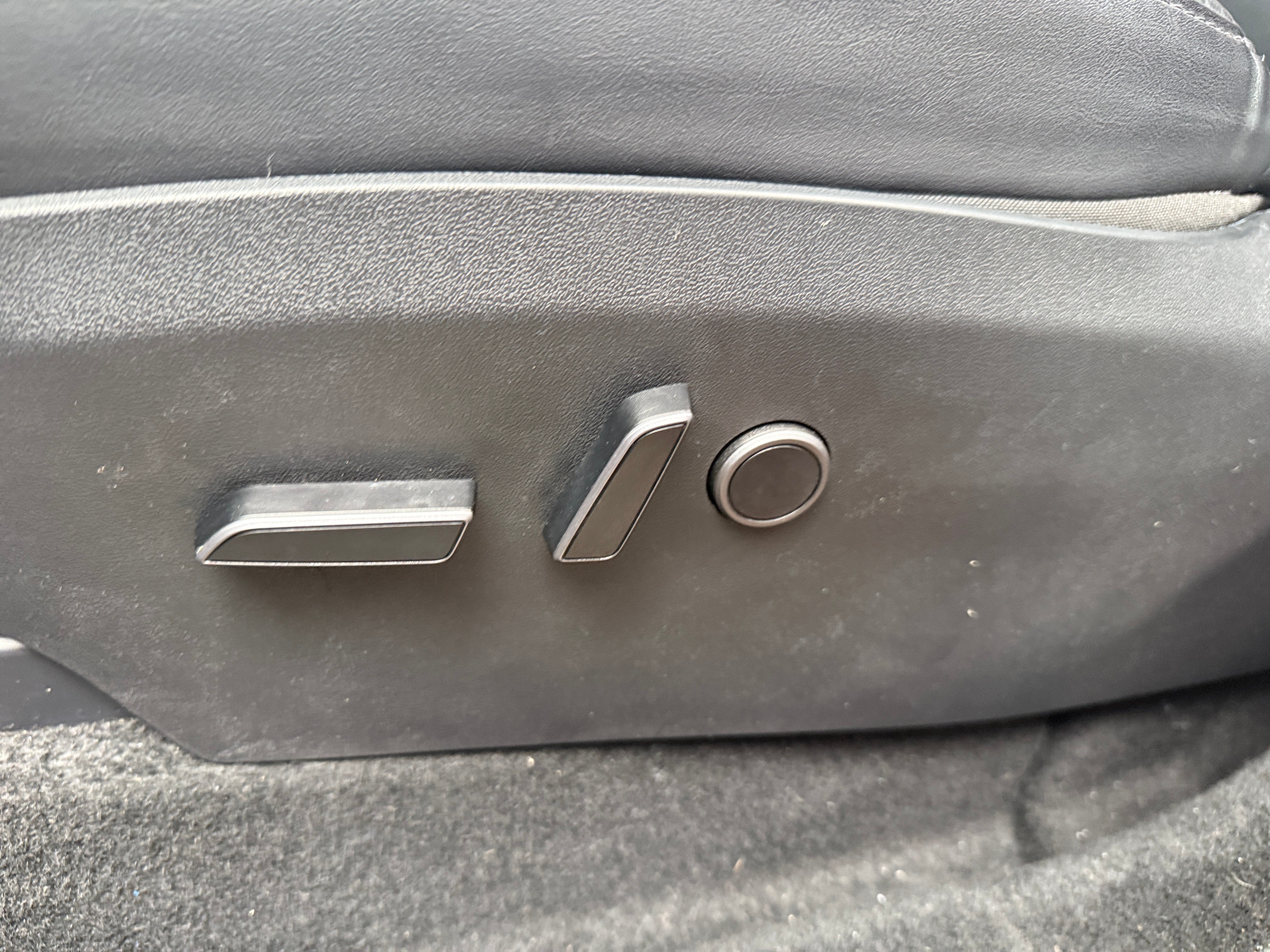 Used 2023 Tesla Model Y Long Range with VIN 7SAYGDEE3PA165871 for sale in Auburn, WA