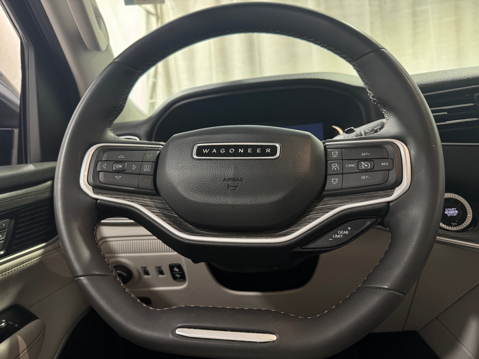 Thumbnail: 2024 Jeep Wagoneer - 4