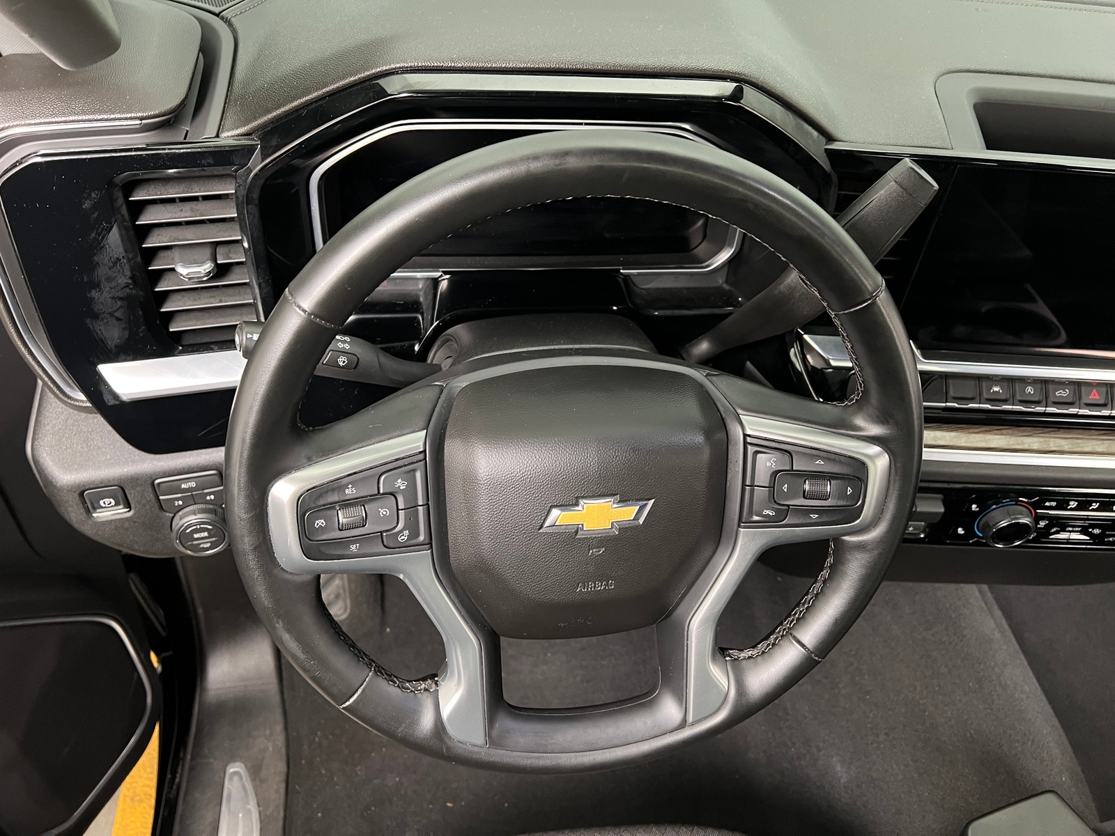 Thumbnail: 2026 Chevrolet Silverado 1500 - 5