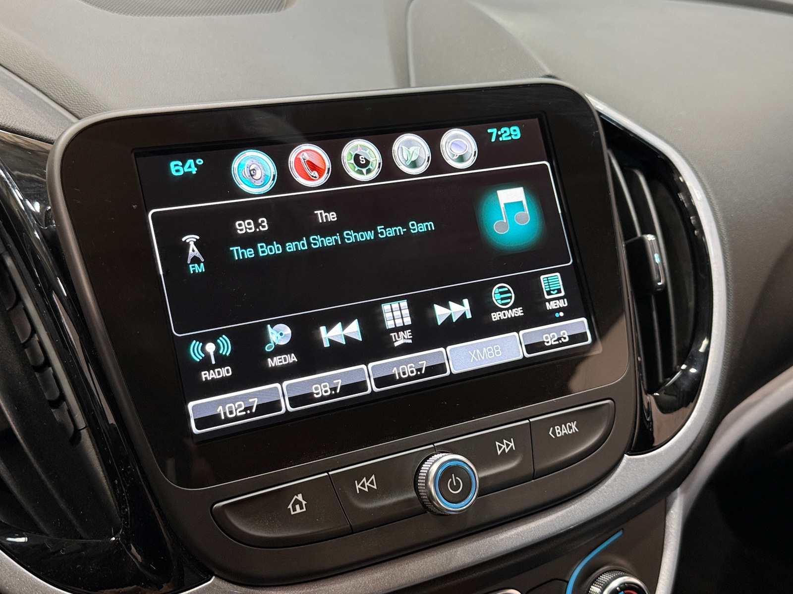 Thumbnail: 2018 Chevrolet Volt - 3