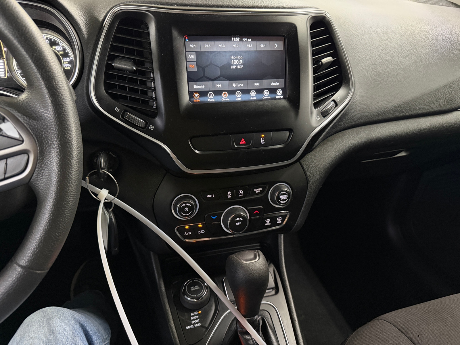 Thumbnail: 2021 Jeep Cherokee - 4