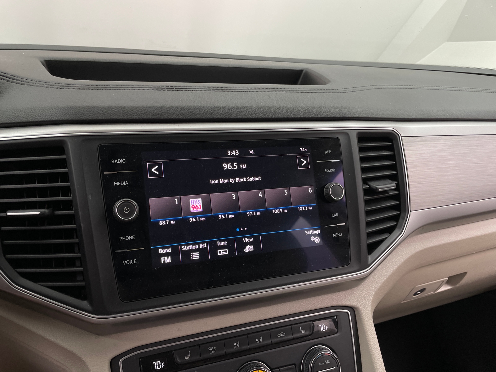 Thumbnail: 2019 Volkswagen Atlas - 3
