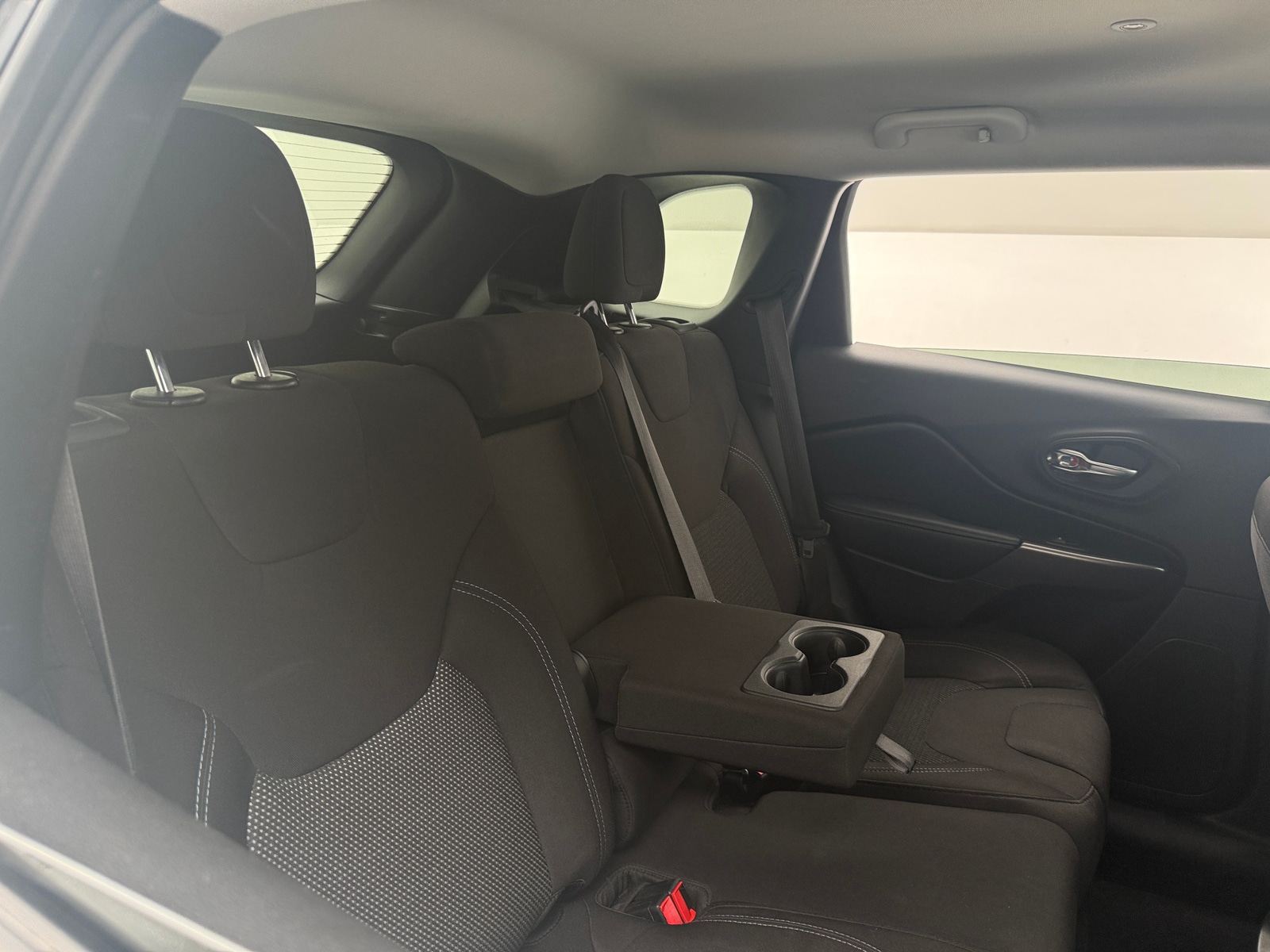 Thumbnail: 2021 Jeep Cherokee - 6