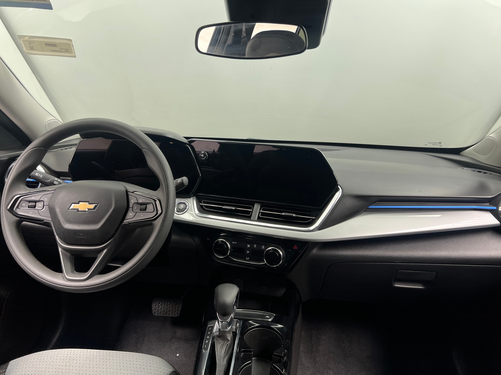 Thumbnail: 2025 Chevrolet Trax - 2